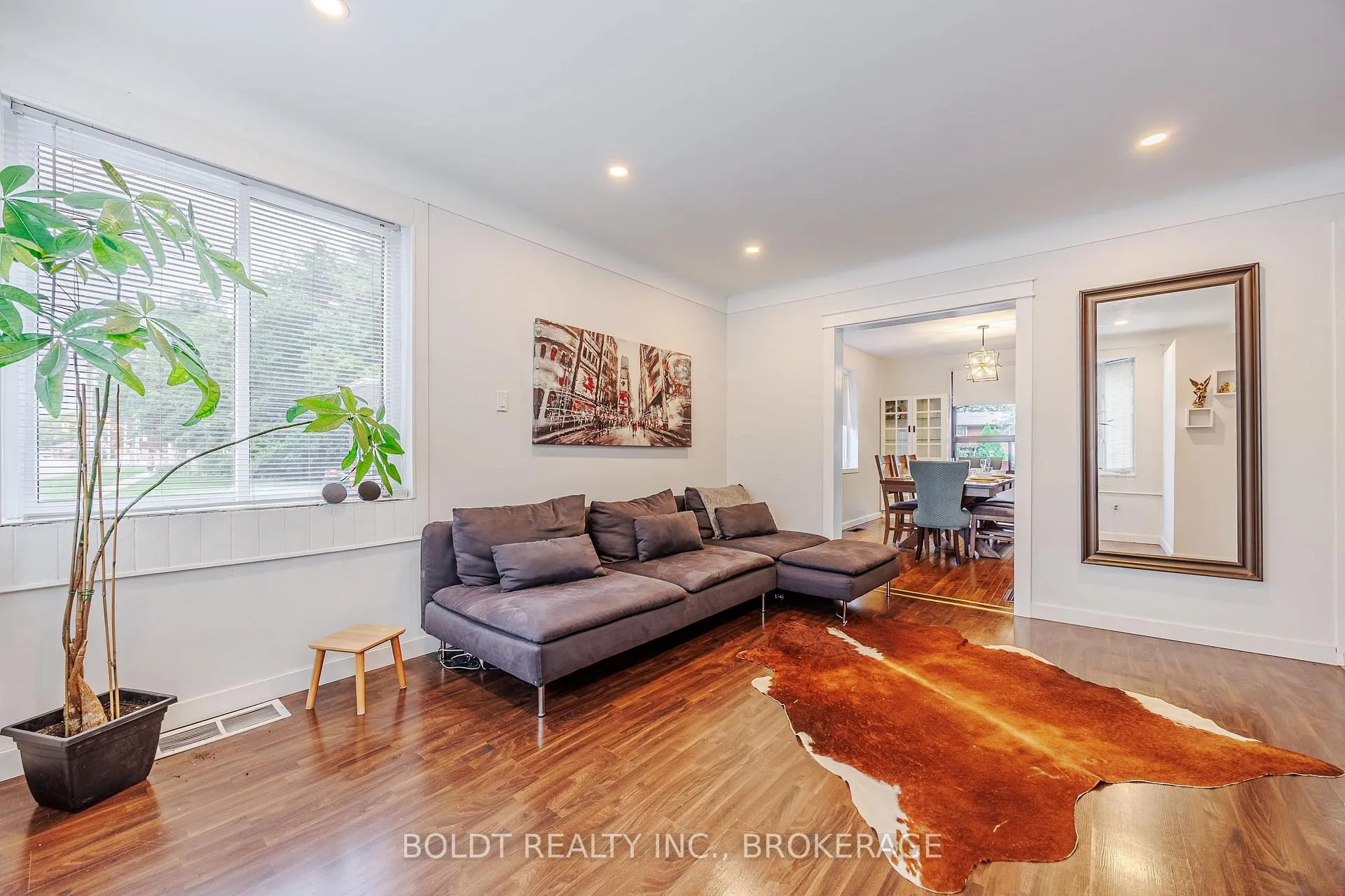 Photo 6 of 720 Niagara Street, St. Catharines, Bunting/Linwell — HOMEH