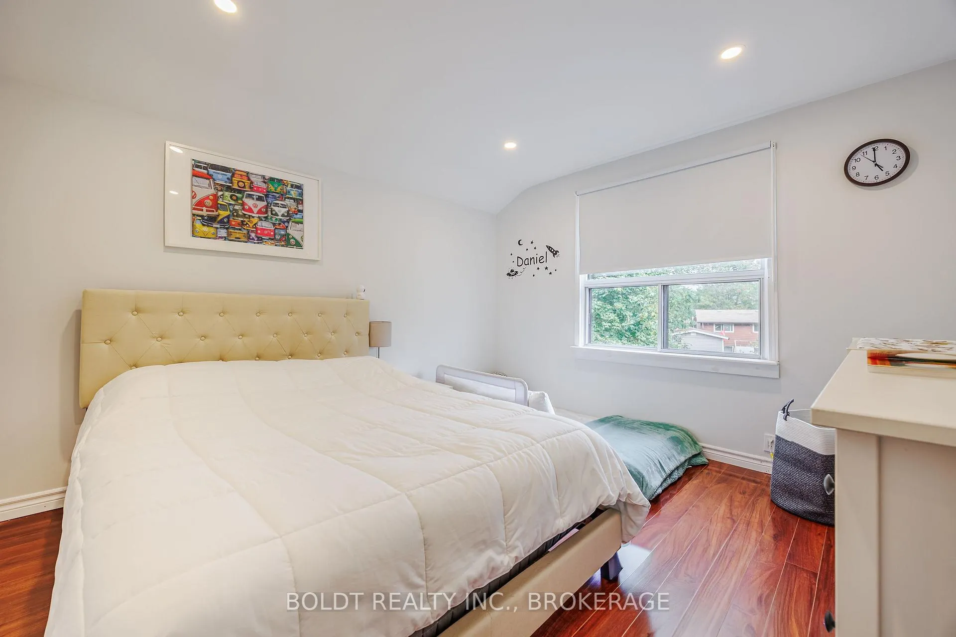 Photo 16 of 720 Niagara Street, St. Catharines, Bunting/Linwell — HOMEH