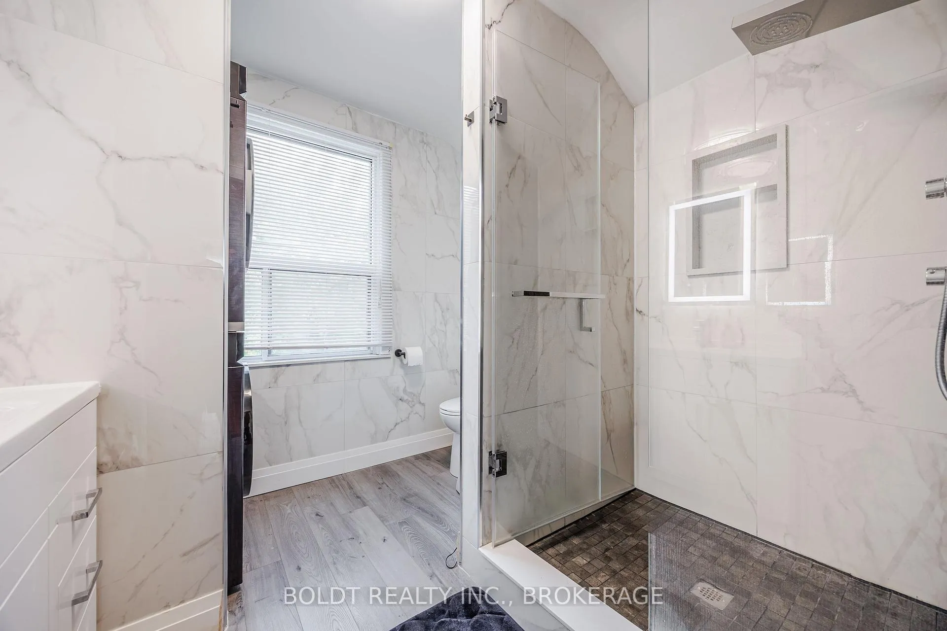 Photo 17 of 720 Niagara Street, St. Catharines, Bunting/Linwell — HOMEH