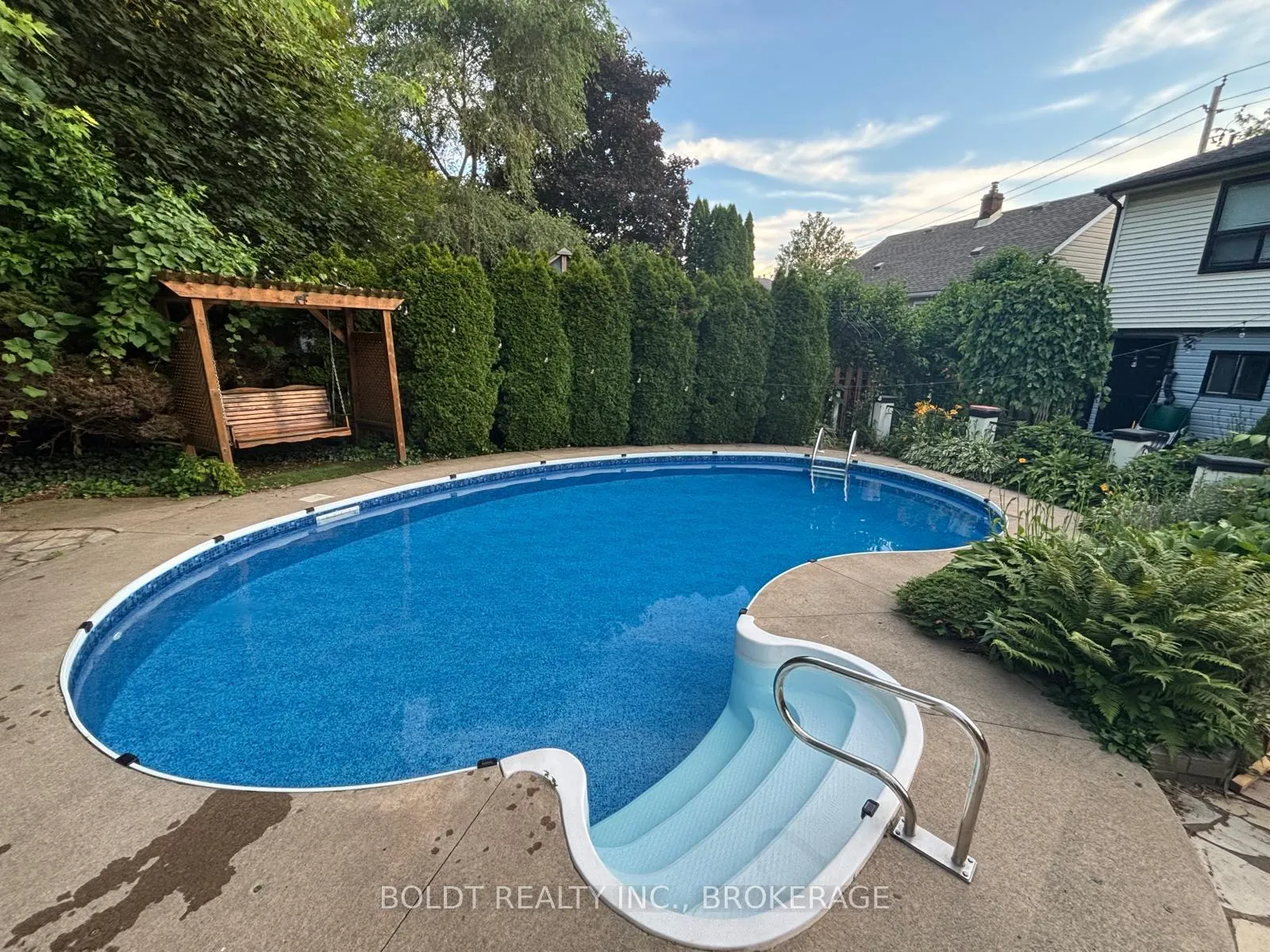 Photo 29 of 720 Niagara Street, St. Catharines, Bunting/Linwell — HOMEH