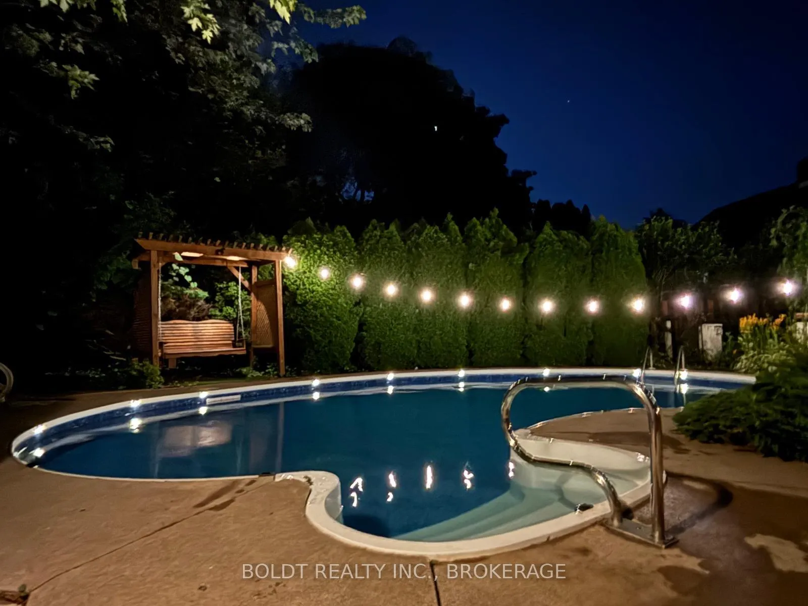 Photo 30 of 720 Niagara Street, St. Catharines, Bunting/Linwell — HOMEH