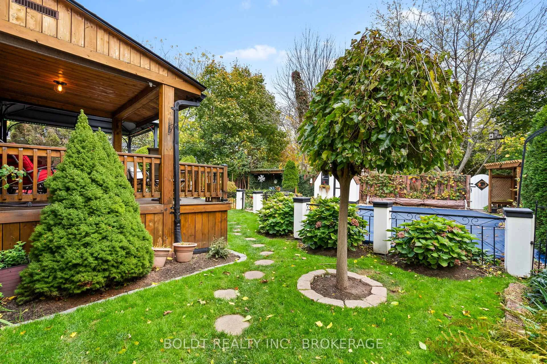 Photo 34 of 720 Niagara Street, St. Catharines, Bunting/Linwell — HOMEH
