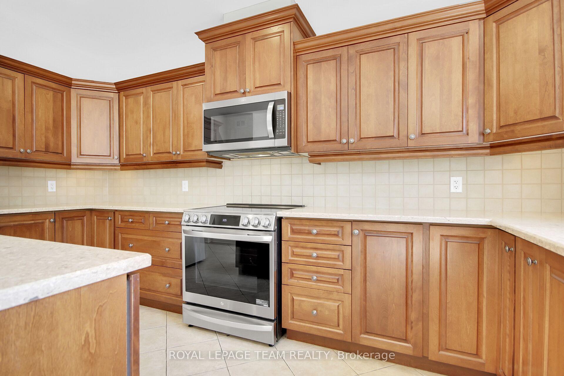 Photo 15 of 31 Wilderness Way, Ottawa, Stittsville (North) — HOMEH