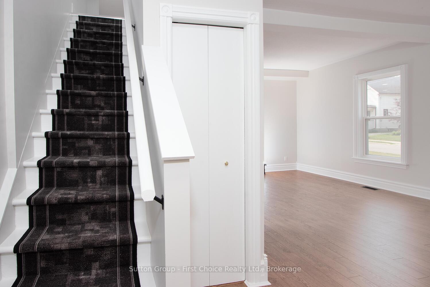 Photo 7 of 307 Nelson Street, Stratford — HOMEH