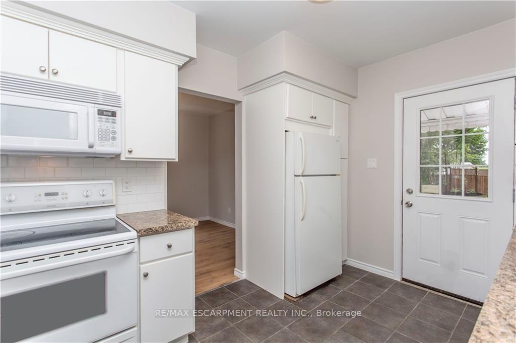 Photo 5 of 44 St. Peter Street, St. Catharines, Burleigh Hill — HOMEH