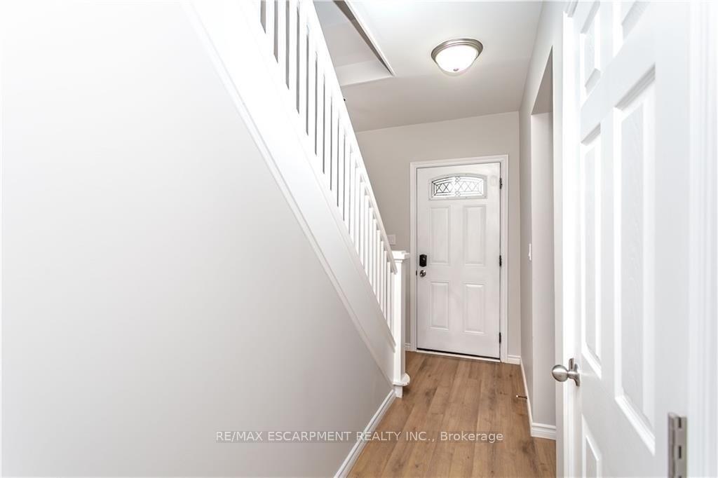 Photo 11 of 44 St. Peter Street, St. Catharines, Burleigh Hill — HOMEH