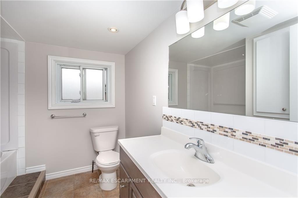 Photo 12 of 44 St. Peter Street, St. Catharines, Burleigh Hill — HOMEH