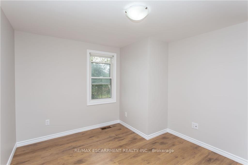Photo 16 of 44 St. Peter Street, St. Catharines, Burleigh Hill — HOMEH