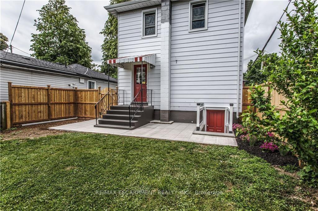 Photo 20 of 44 St. Peter Street, St. Catharines, Burleigh Hill — HOMEH