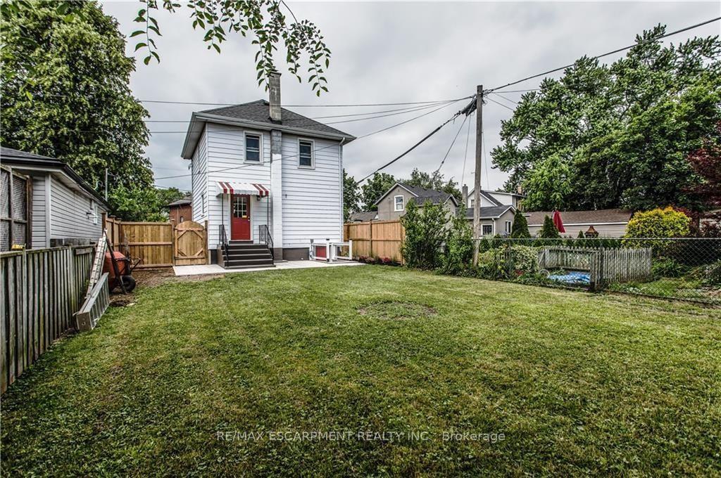 Photo 21 of 44 St. Peter Street, St. Catharines, Burleigh Hill — HOMEH