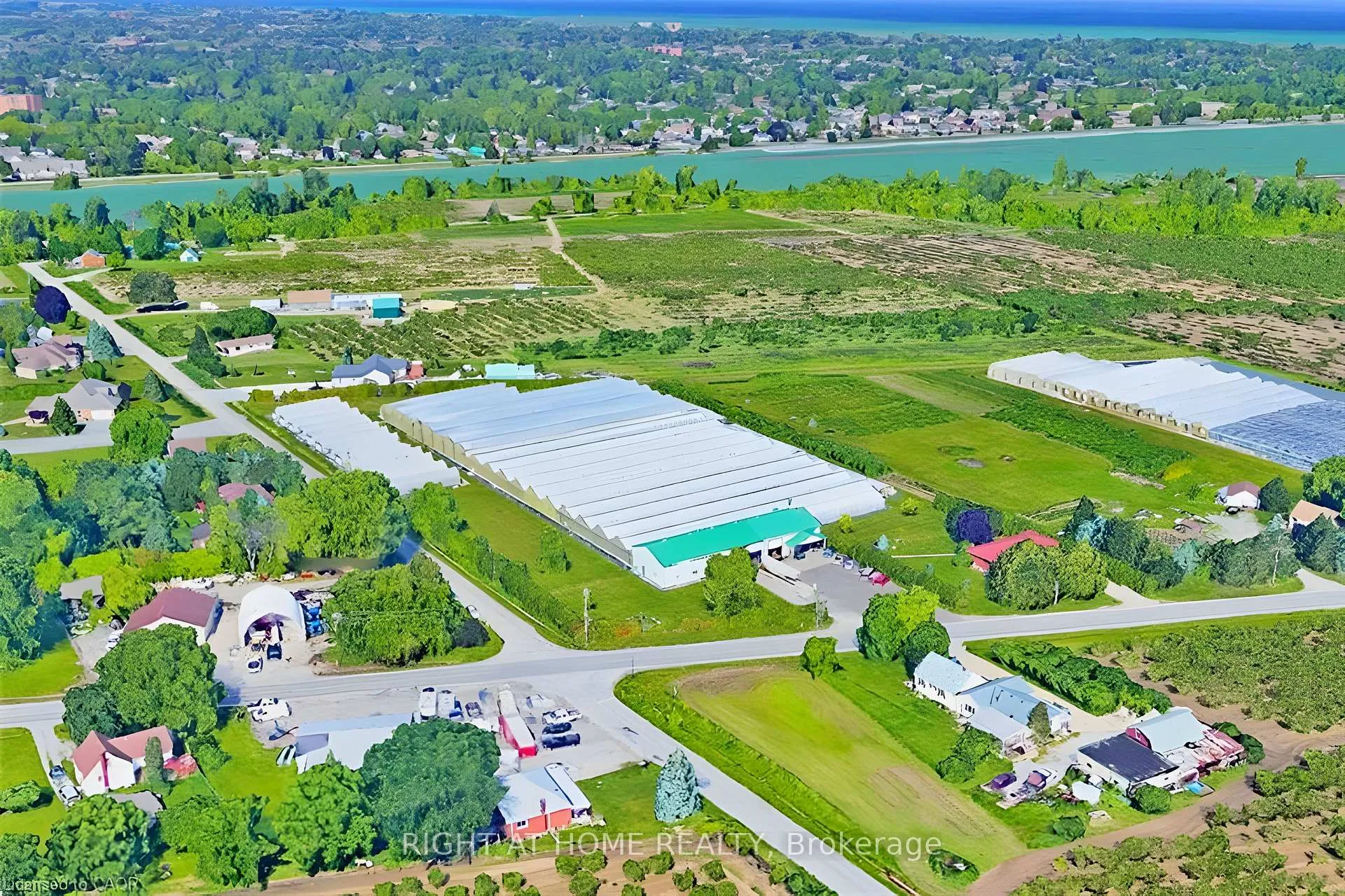 Photo 3 of 344 Read Road, St. Catharines, Port Weller — HOMEH