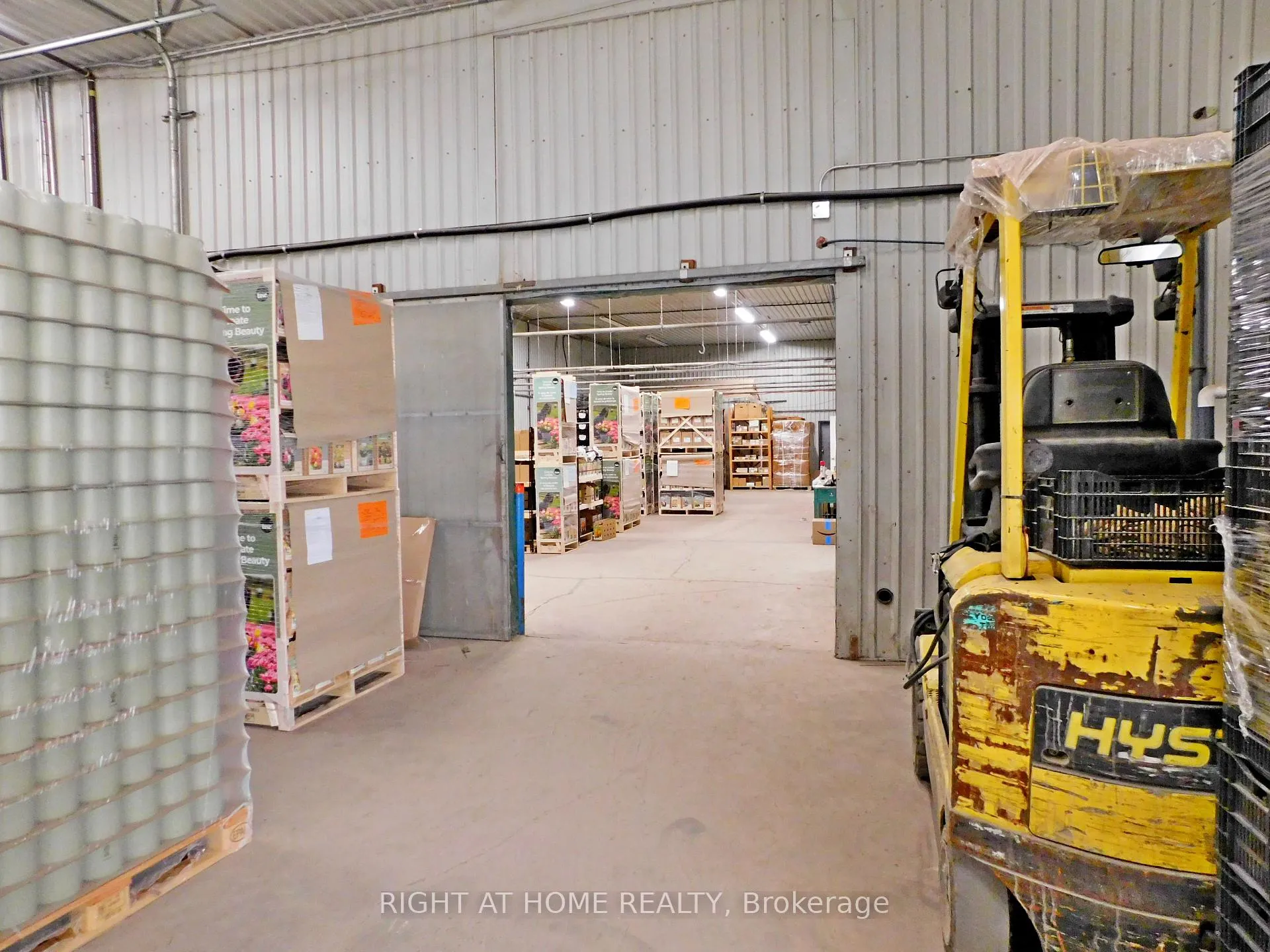 Photo 12 of 344 Read Road, St. Catharines, Port Weller — HOMEH