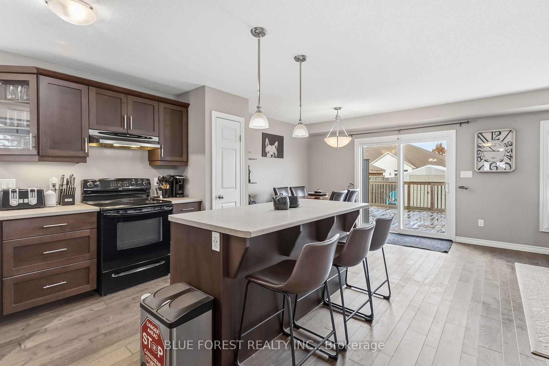 Photo 2 of 77 Pine Valley Drive, St. Thomas — HOMEH