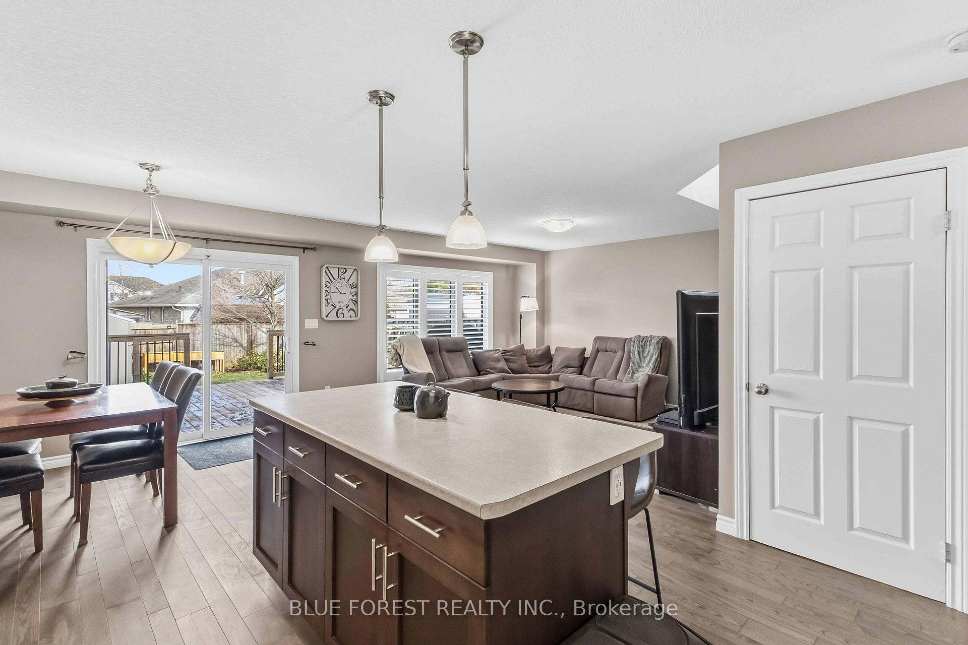 Photo 3 of 77 Pine Valley Drive, St. Thomas — HOMEH