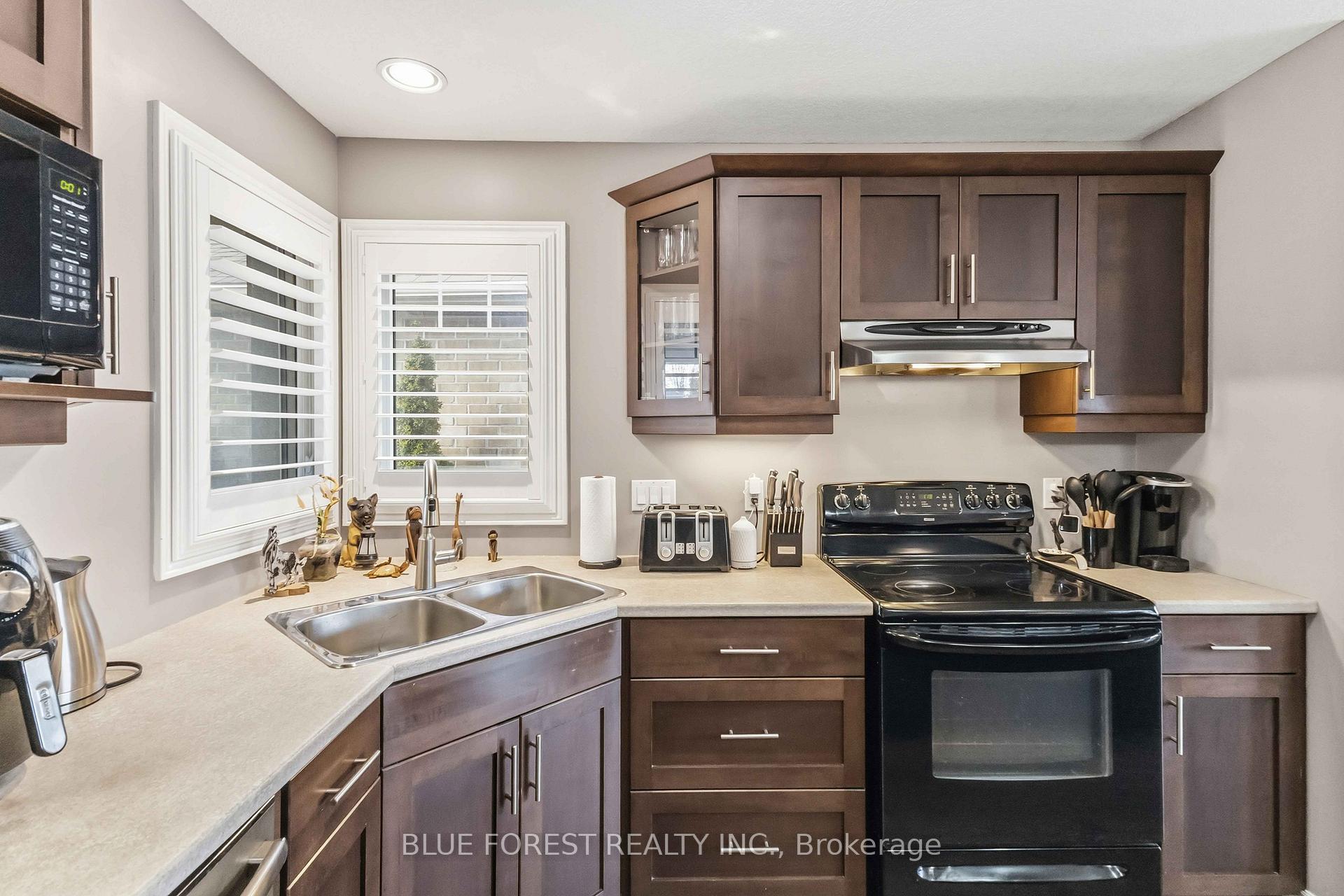 Photo 12 of 77 Pine Valley Drive, St. Thomas — HOMEH
