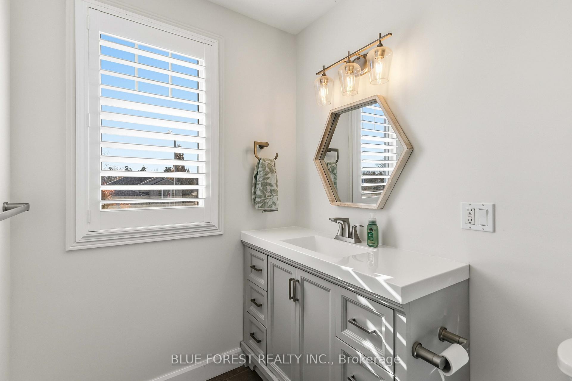 Photo 26 of 77 Pine Valley Drive, St. Thomas — HOMEH