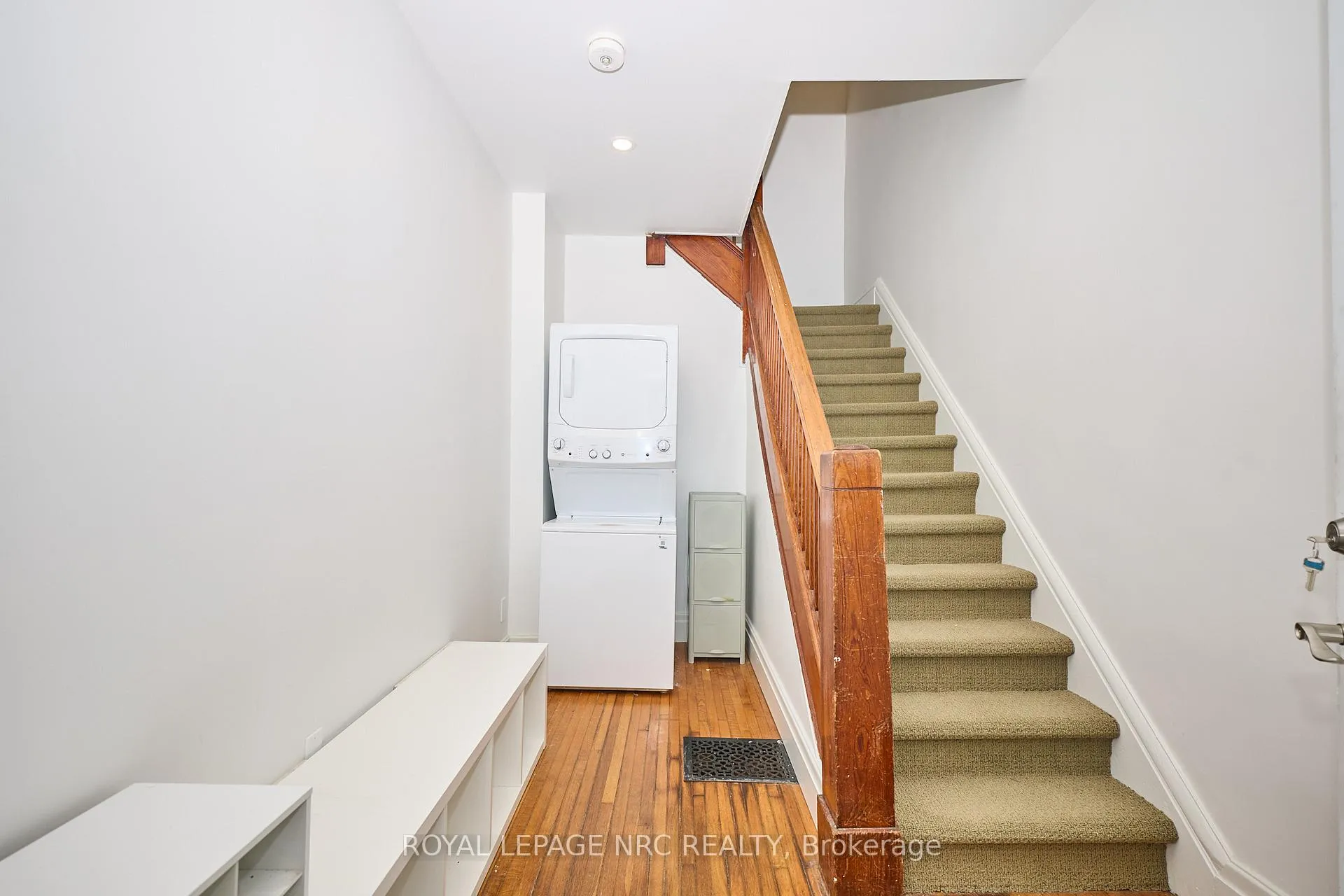 Photo 17 of 61 York Street, St. Catharines, Downtown — HOMEH