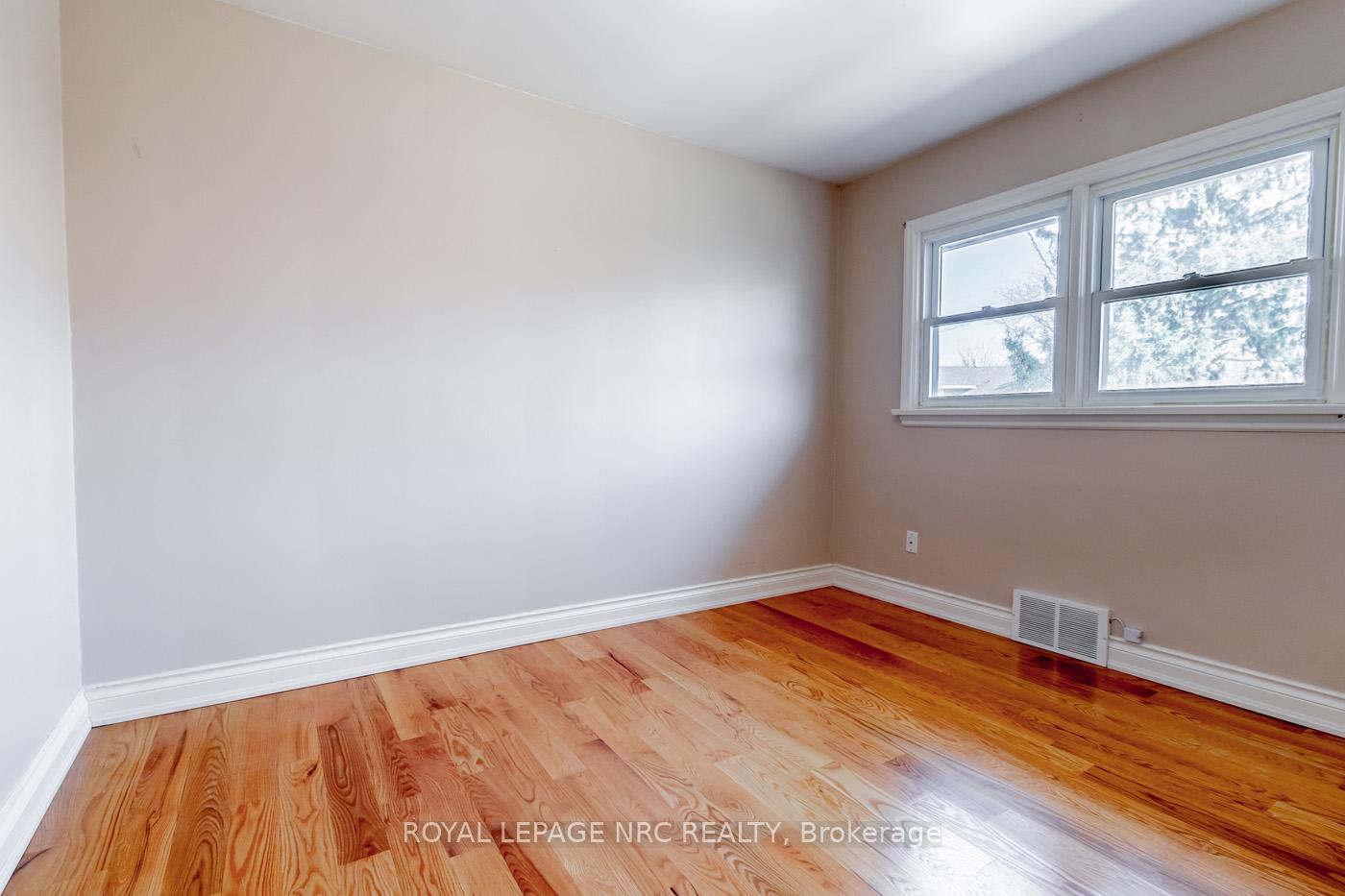 Photo 15 of 189 Glendale Avenue, St. Catharines, Glendale/Glenridge — HOMEH