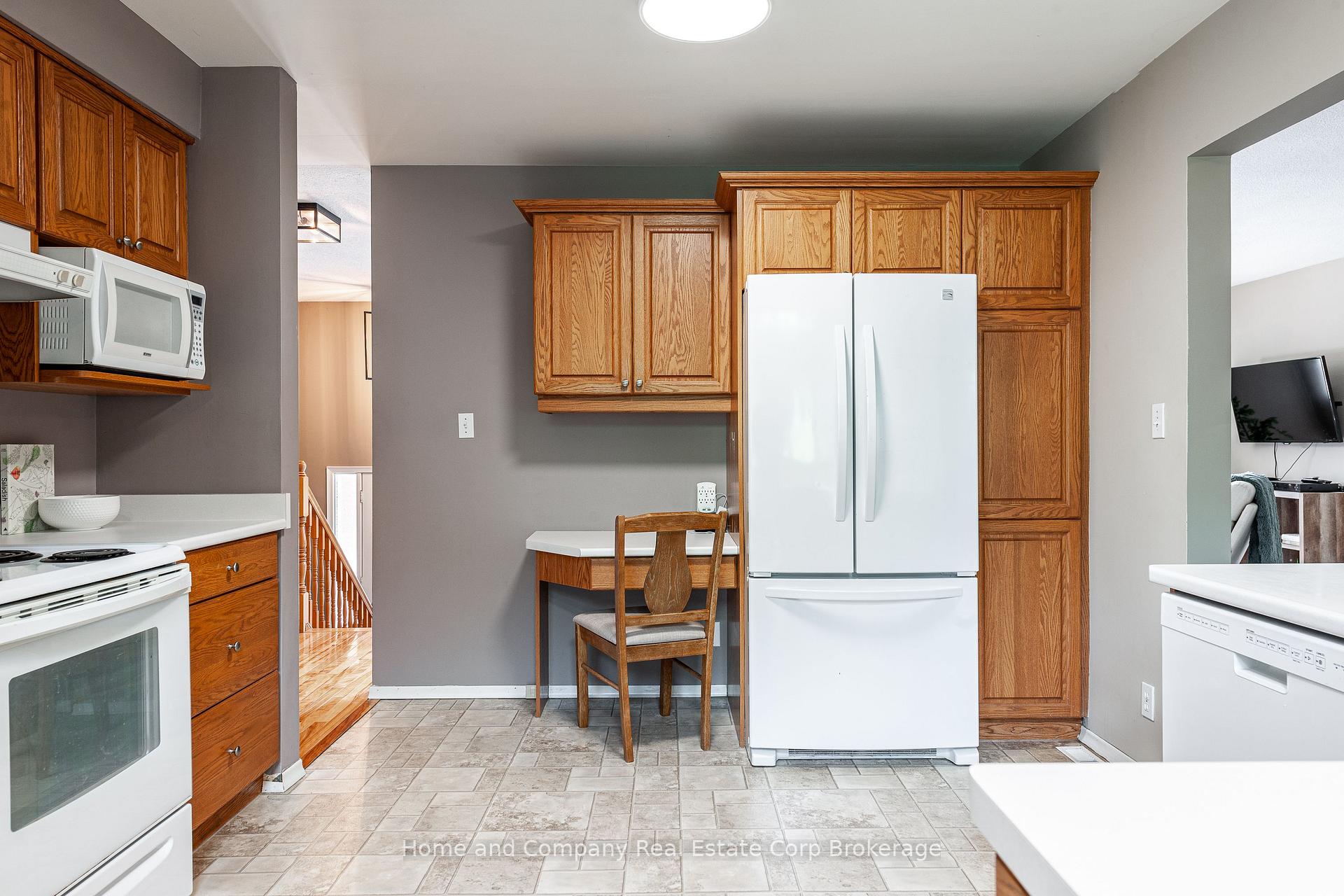 Photo 11 of 205 Graff Avenue, Stratford — HOMEH