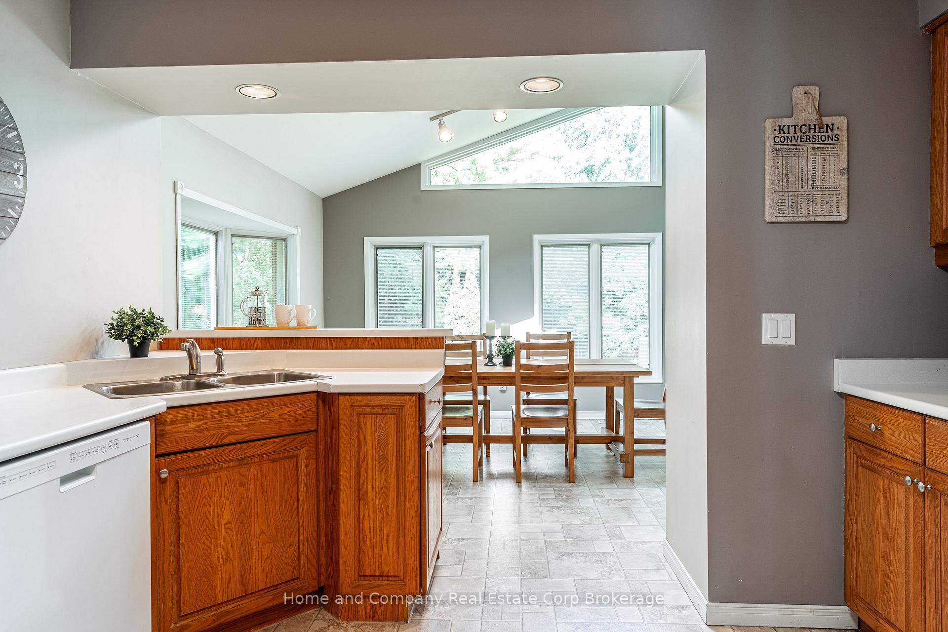 Photo 13 of 205 Graff Avenue, Stratford — HOMEH