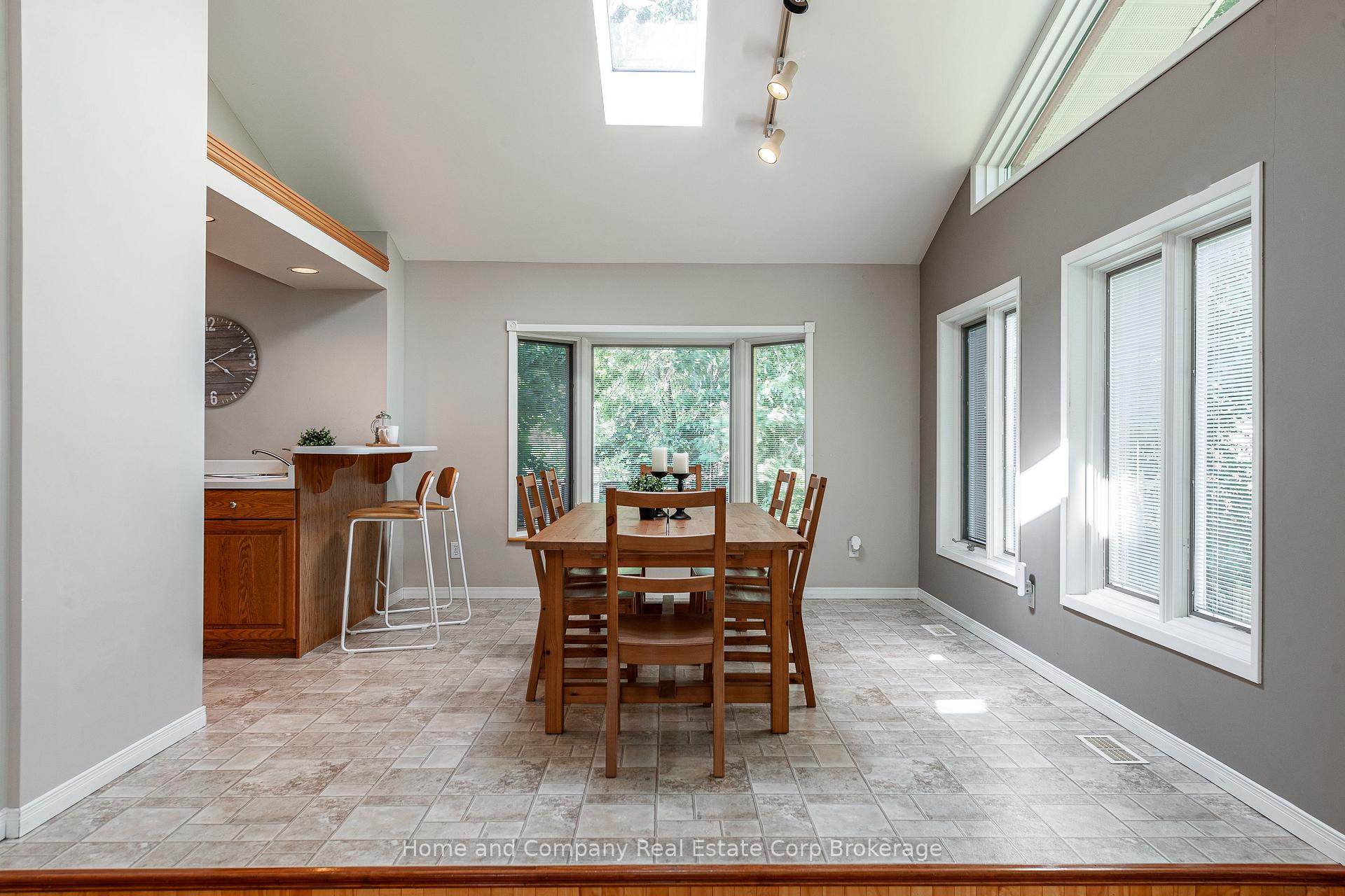 Photo 17 of 205 Graff Avenue, Stratford — HOMEH