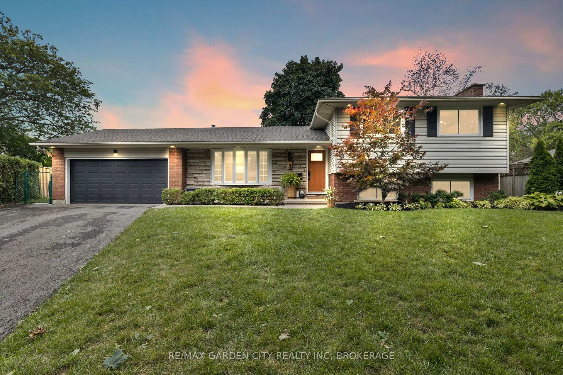 Photo 3 of 3 Cardinal Circle, St. Catharines, Vine/Linwell — HOMEH