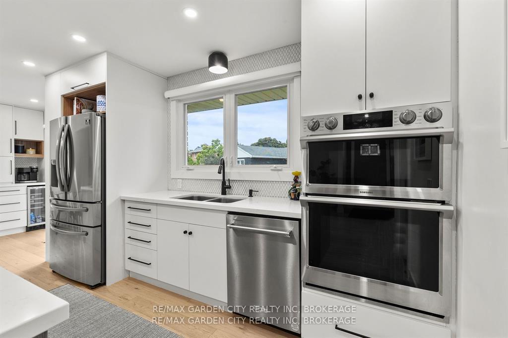 Photo 12 of 3 Cardinal Circle, St. Catharines, Vine/Linwell — HOMEH