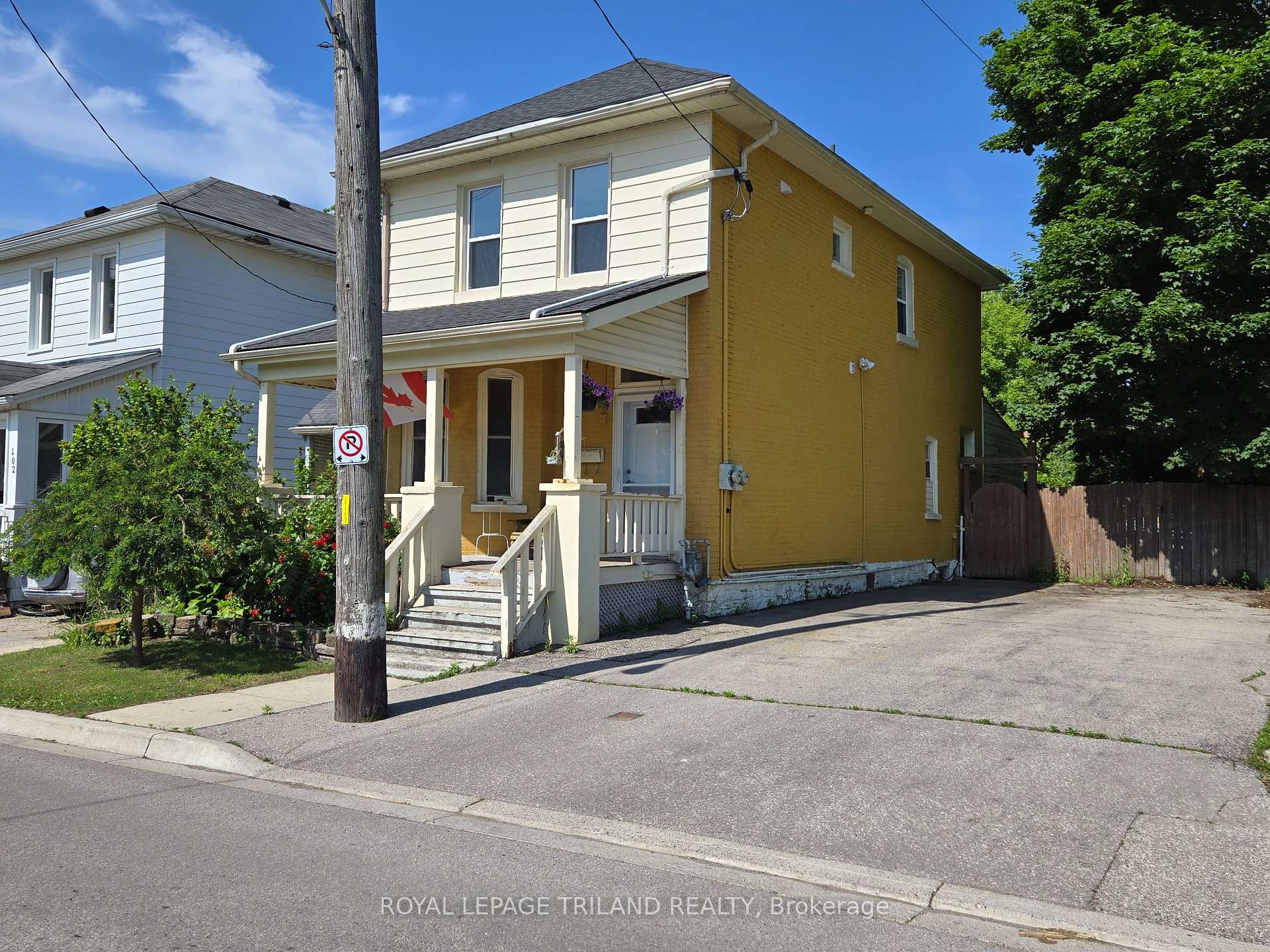 Front of 104 Flora Street