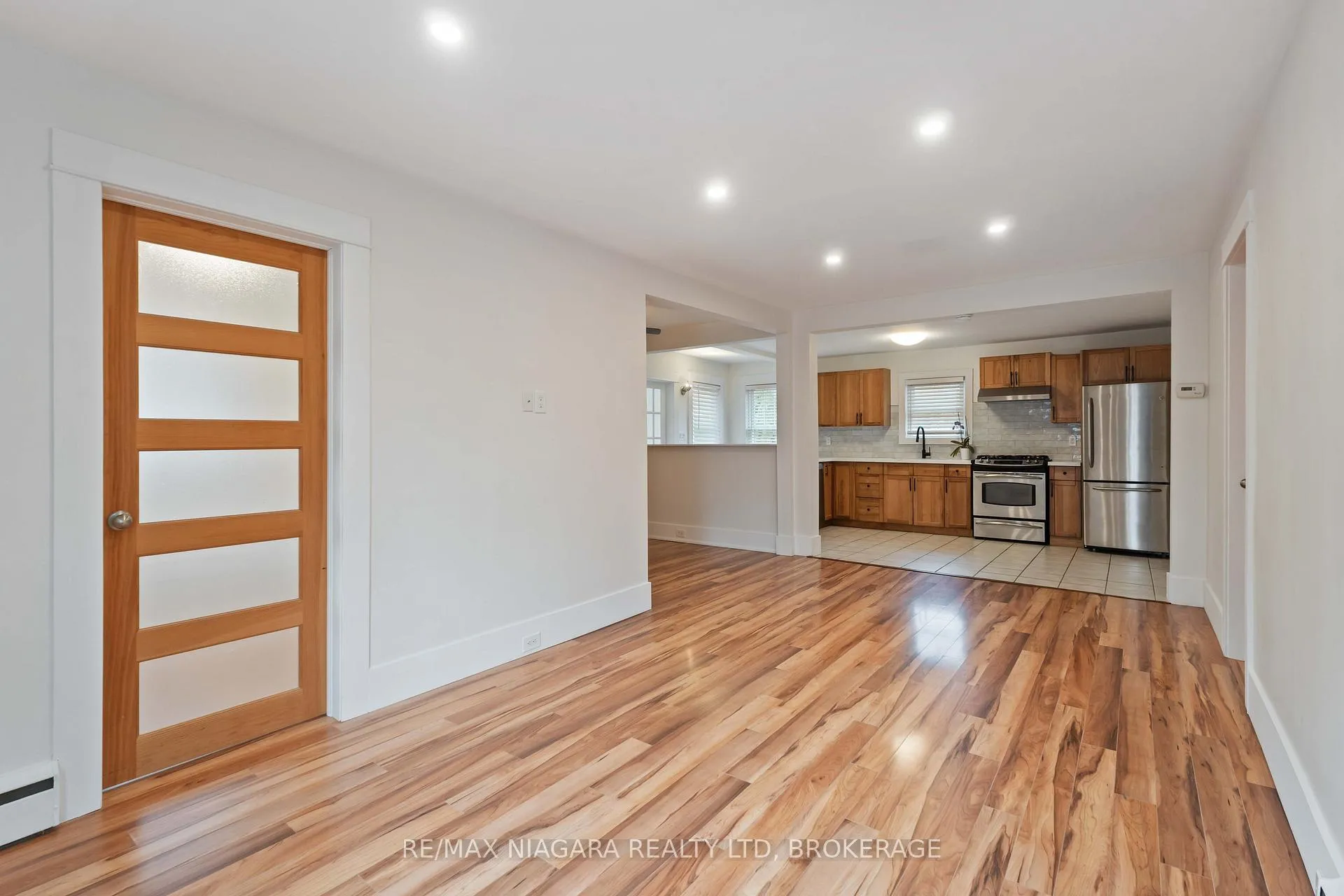Photo 9 of 543 Vine Street, St. Catharines, Vine/Linwell — HOMEH