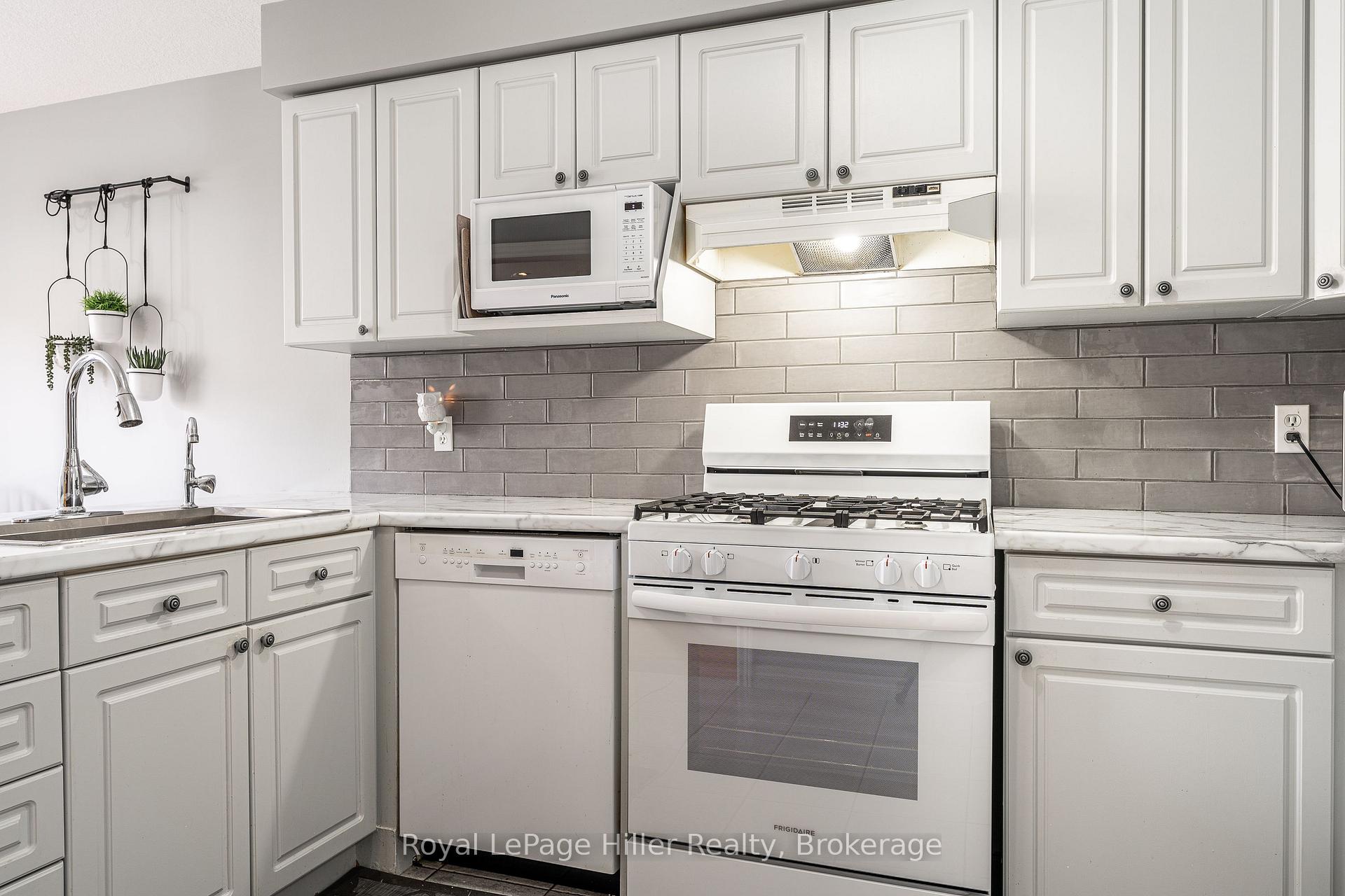 Photo 7 of 416 Brunswick Street, Stratford — HOMEH