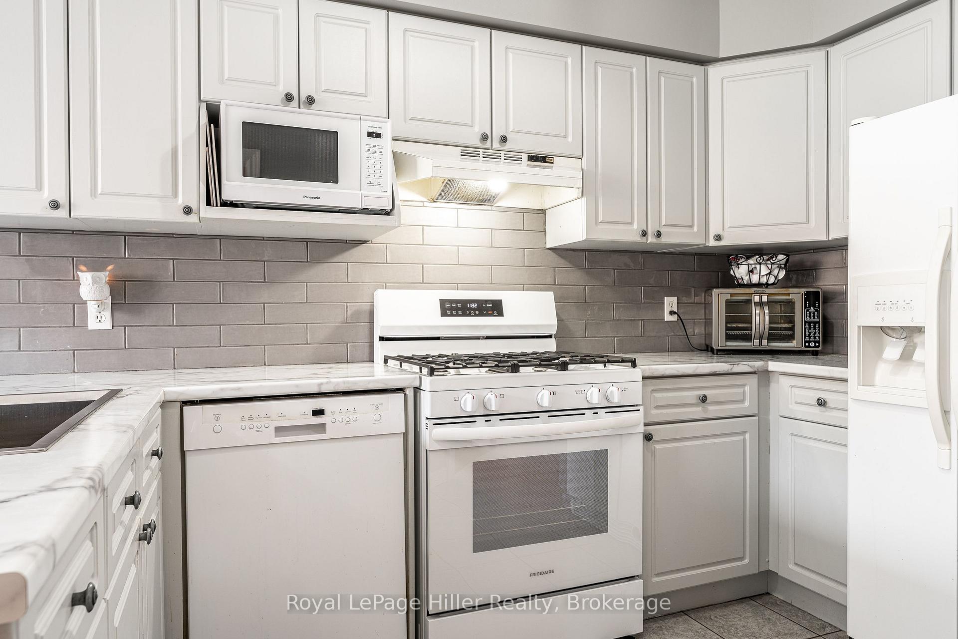 Photo 8 of 416 Brunswick Street, Stratford — HOMEH