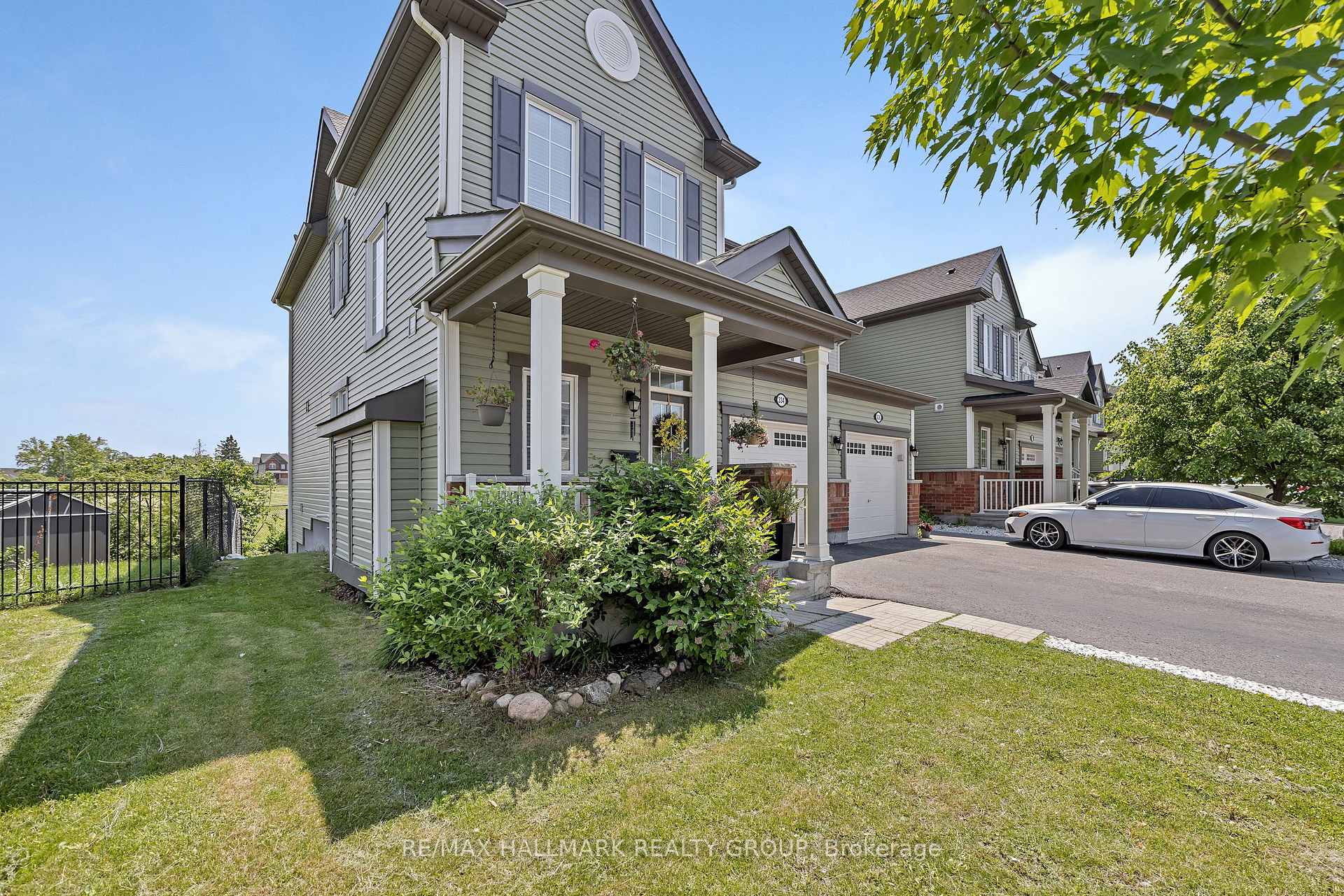 Photo 2 of 334 Astelia Crescent, Ottawa, Stittsville (North) — HOMEH