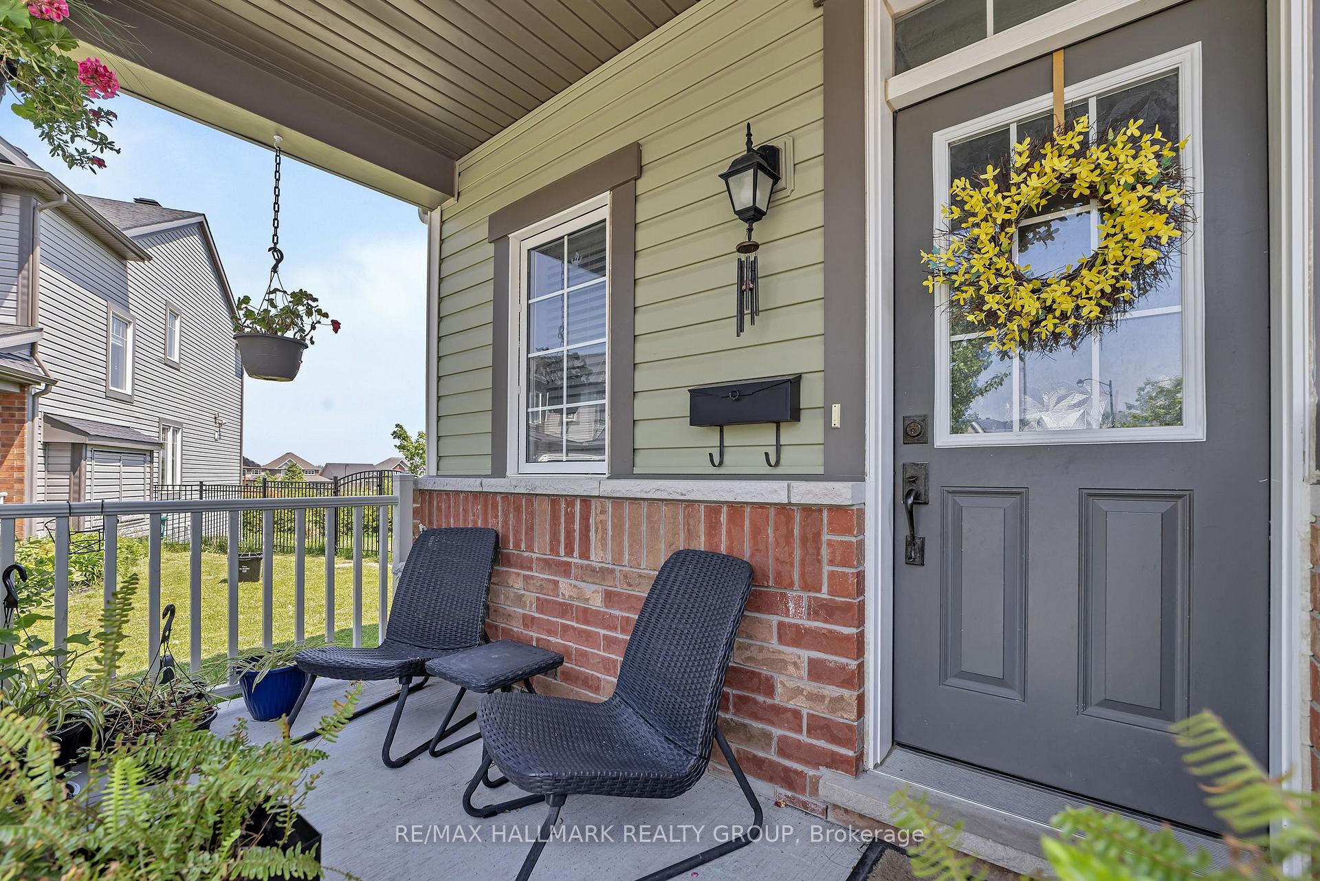 Photo 3 of 334 Astelia Crescent, Ottawa, Stittsville (North) — HOMEH