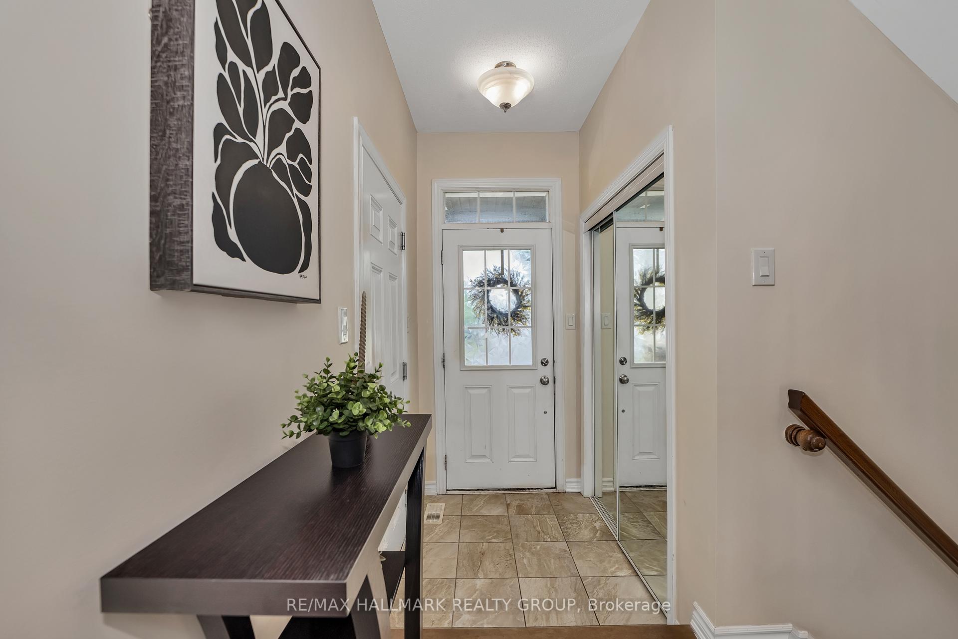 Photo 5 of 334 Astelia Crescent, Ottawa, Stittsville (North) — HOMEH