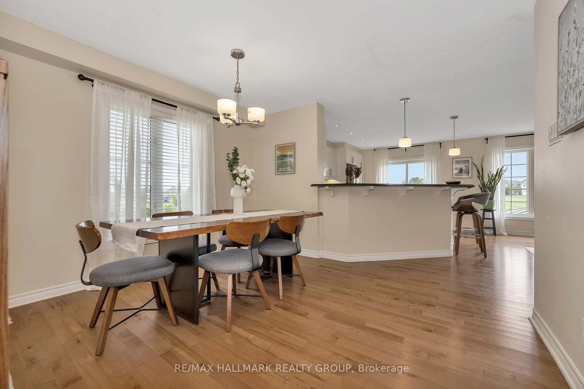 Photo 7 of 334 Astelia Crescent, Ottawa, Stittsville (North) — HOMEH