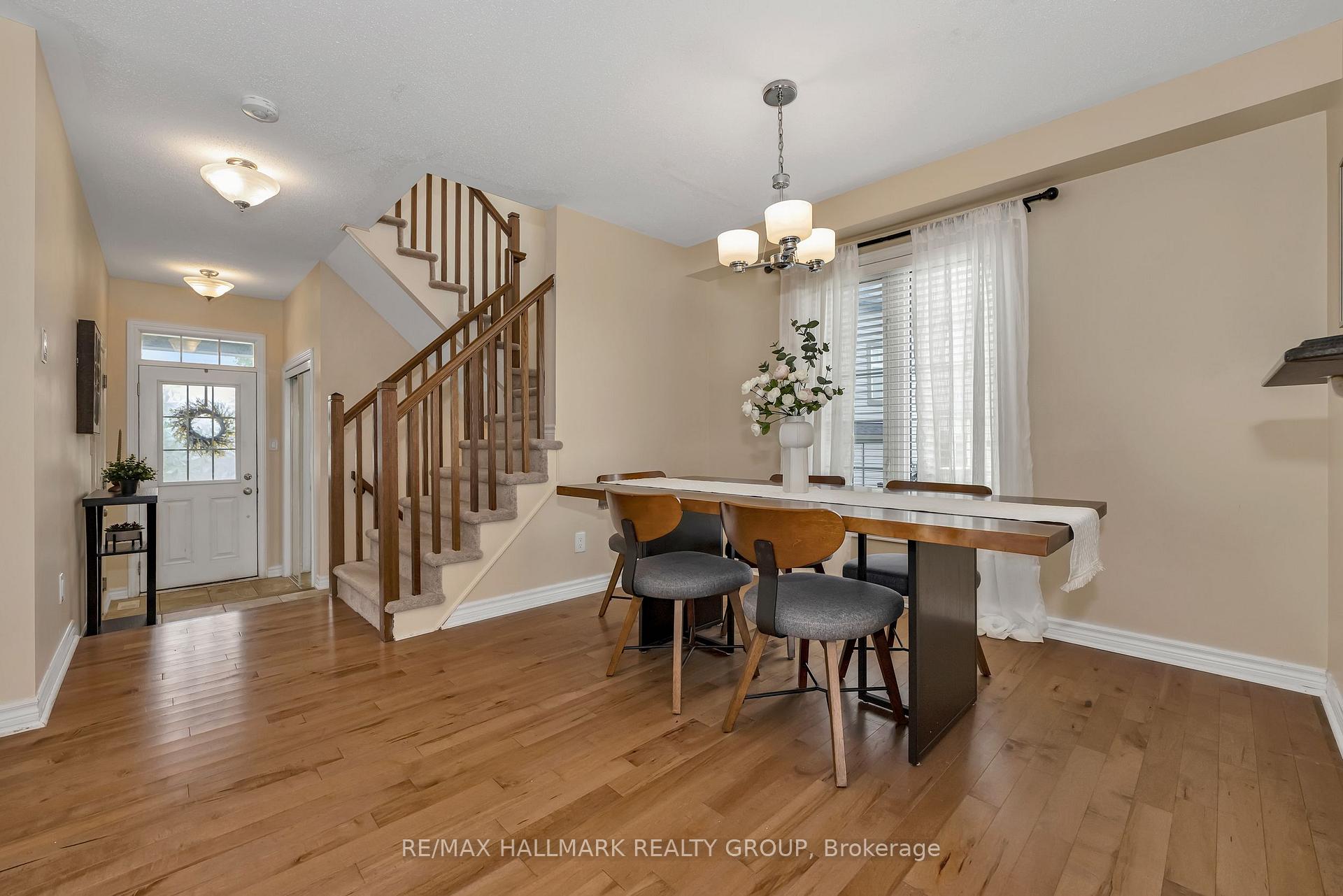 Photo 8 of 334 Astelia Crescent, Ottawa, Stittsville (North) — HOMEH