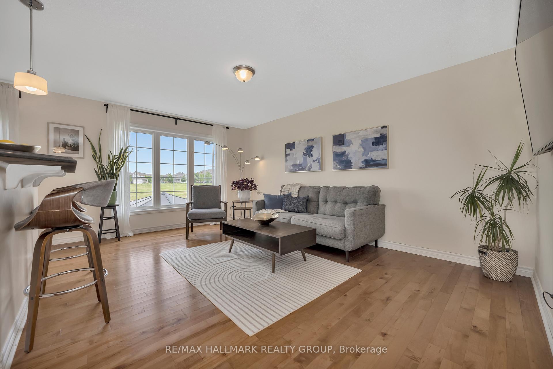 Photo 9 of 334 Astelia Crescent, Ottawa, Stittsville (North) — HOMEH