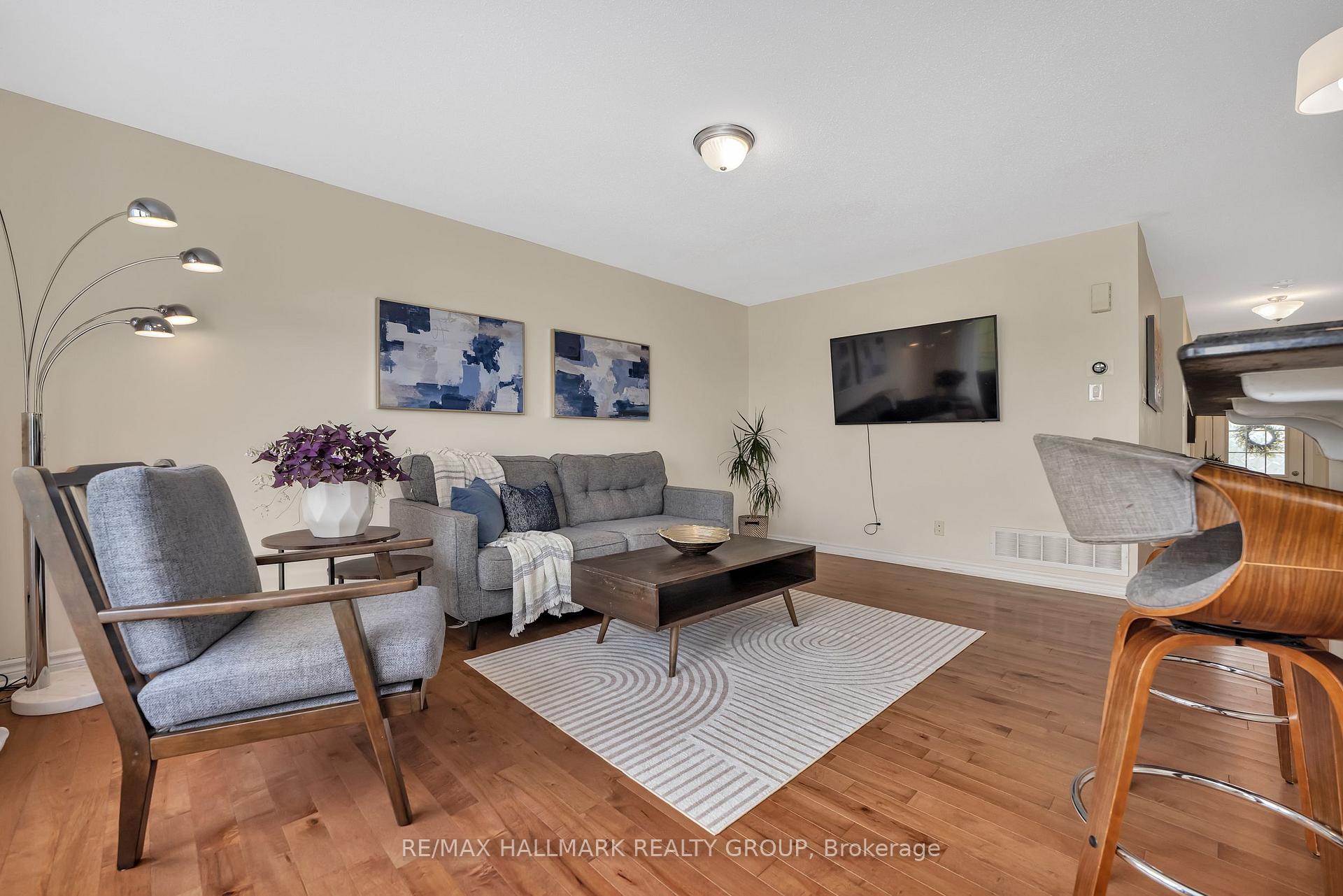 Photo 11 of 334 Astelia Crescent, Ottawa, Stittsville (North) — HOMEH