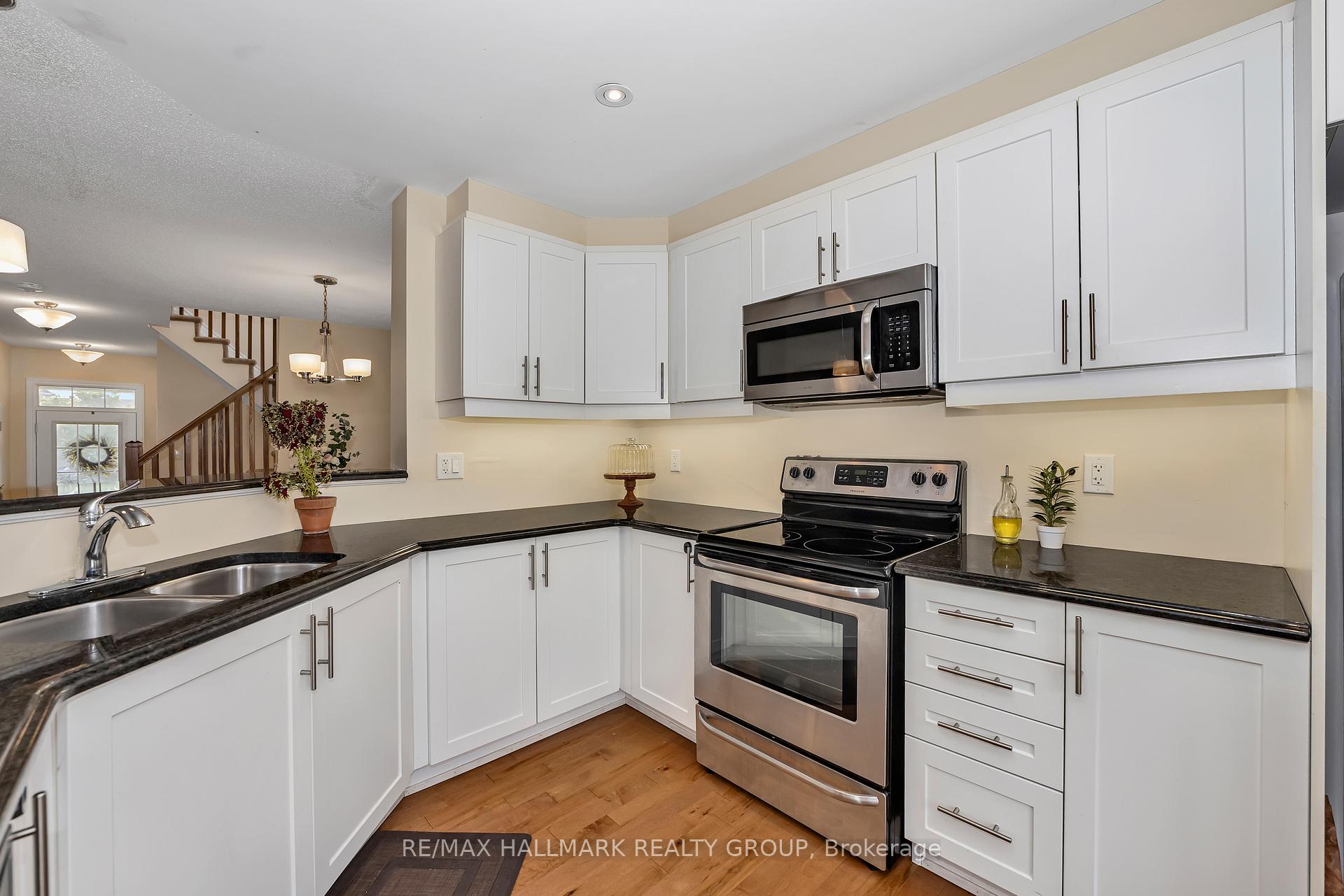 Photo 15 of 334 Astelia Crescent, Ottawa, Stittsville (North) — HOMEH