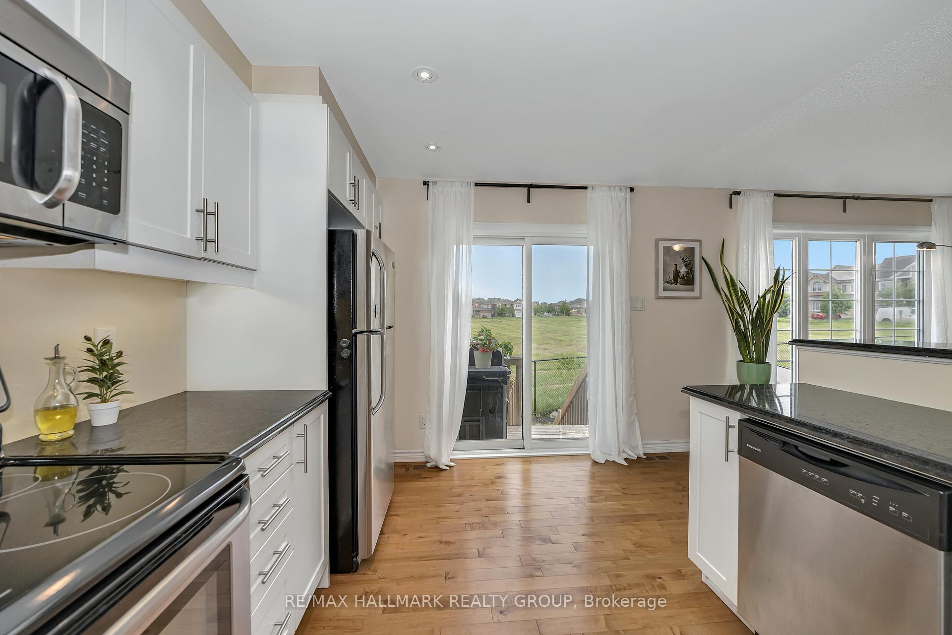 Photo 16 of 334 Astelia Crescent, Ottawa, Stittsville (North) — HOMEH