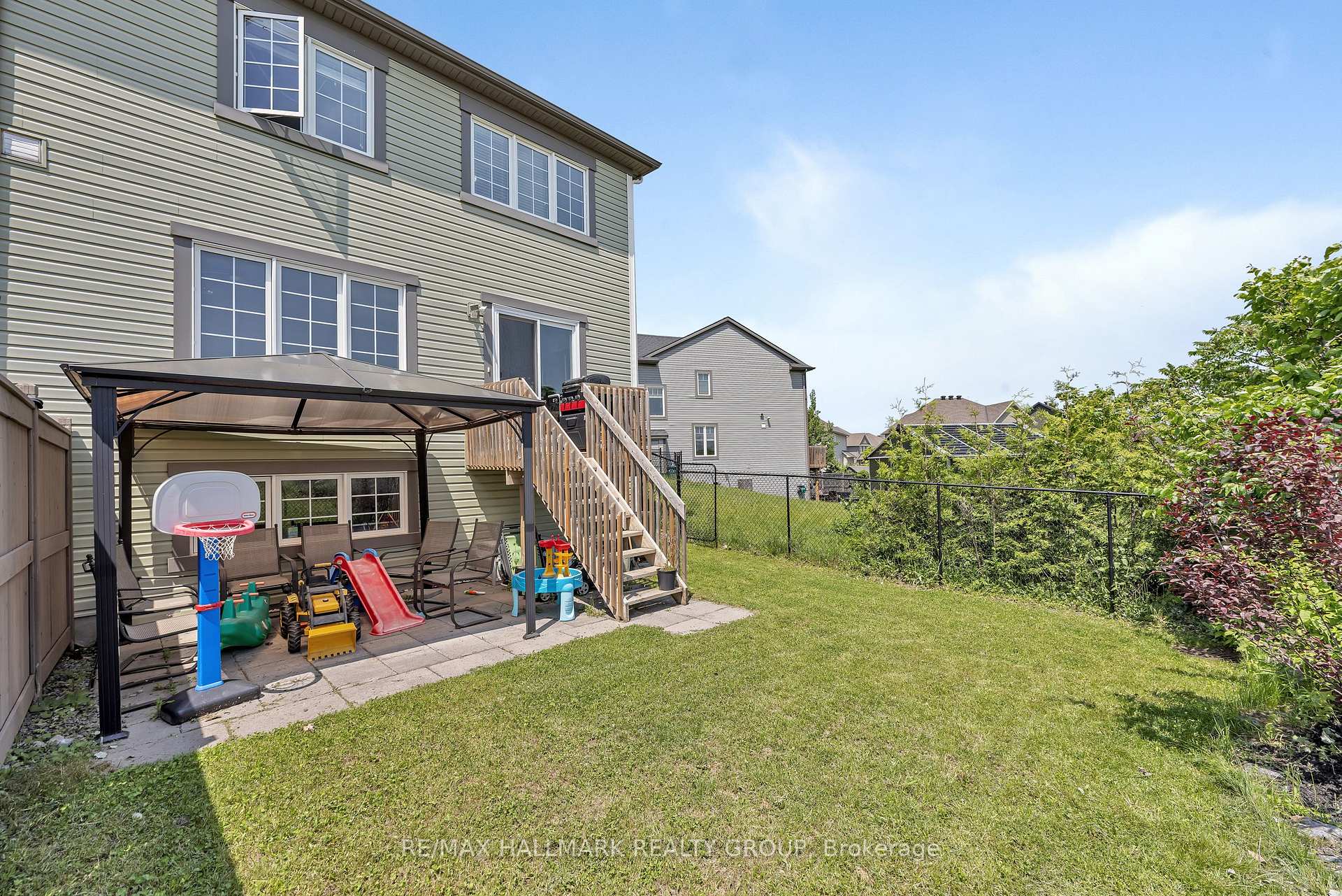 Photo 34 of 334 Astelia Crescent, Ottawa, Stittsville (North) — HOMEH