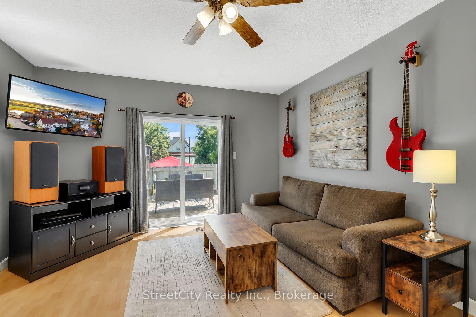 Photo 5 of 265 Front Street, Stratford — HOMEH