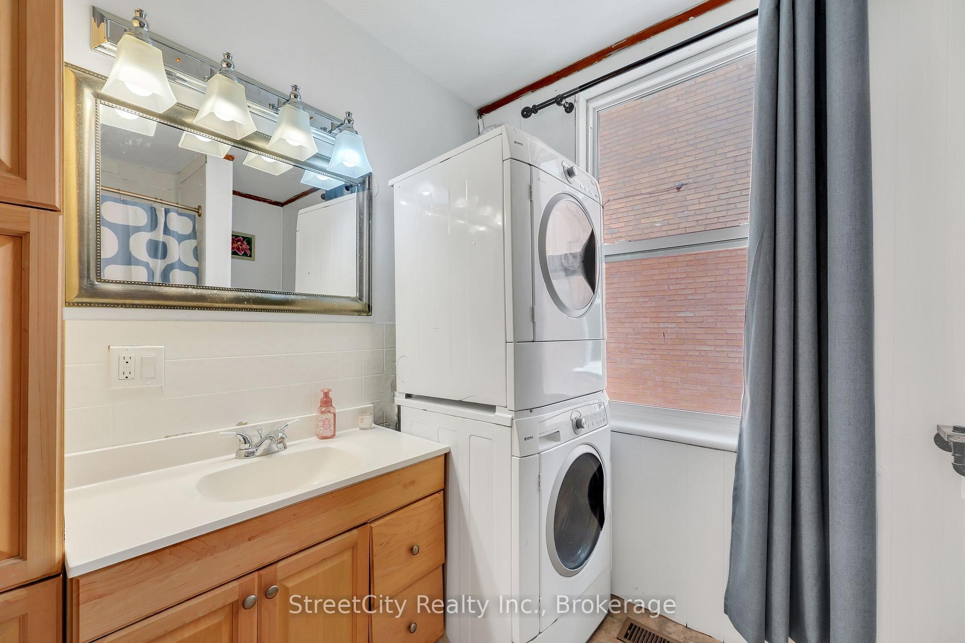 Photo 10 of 265 Front Street, Stratford — HOMEH