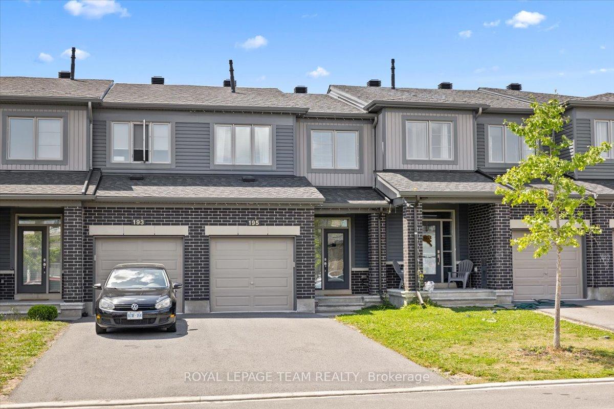 Front of 195 Bandelier Way