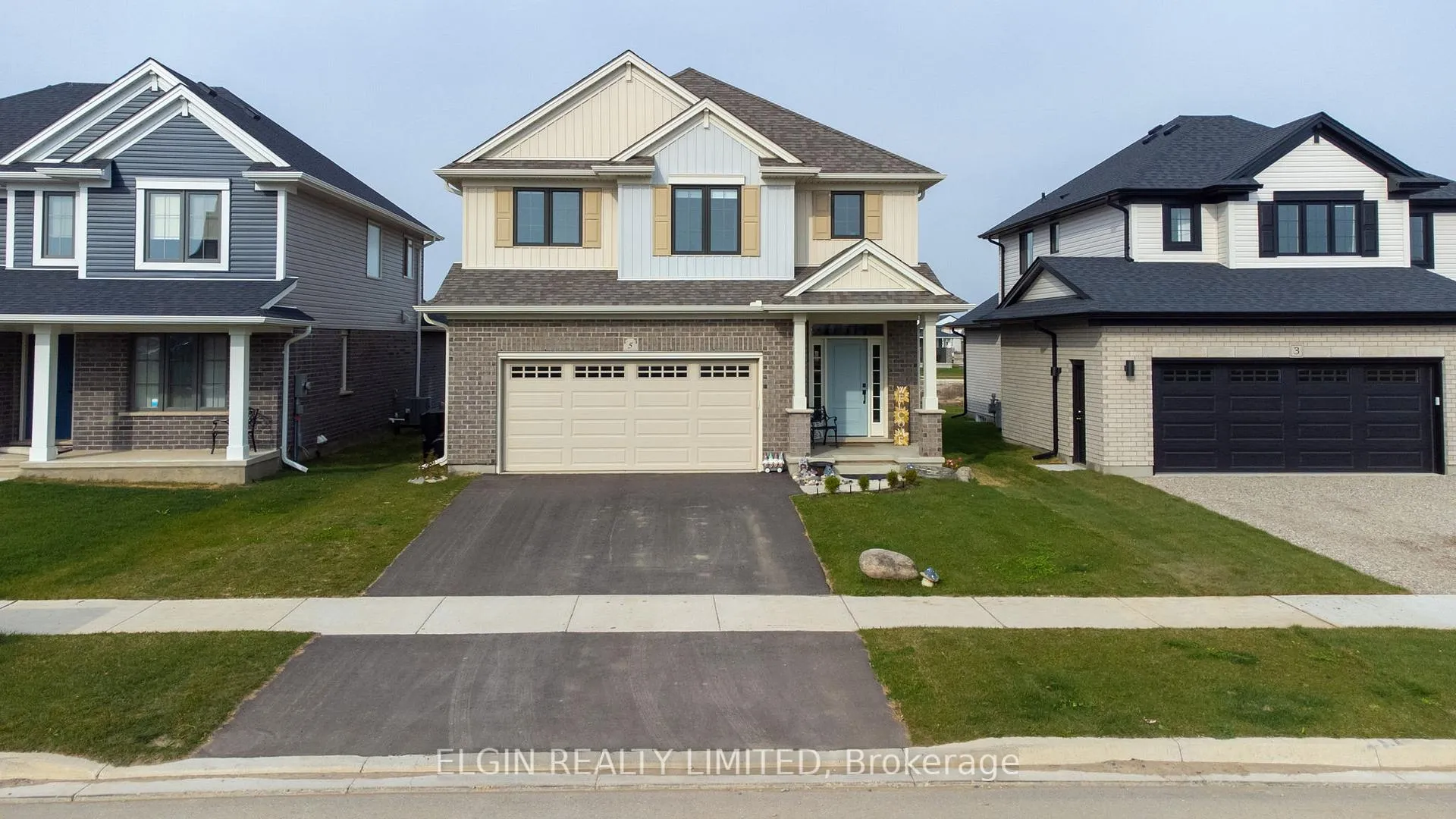Front of 5 Dunning Way