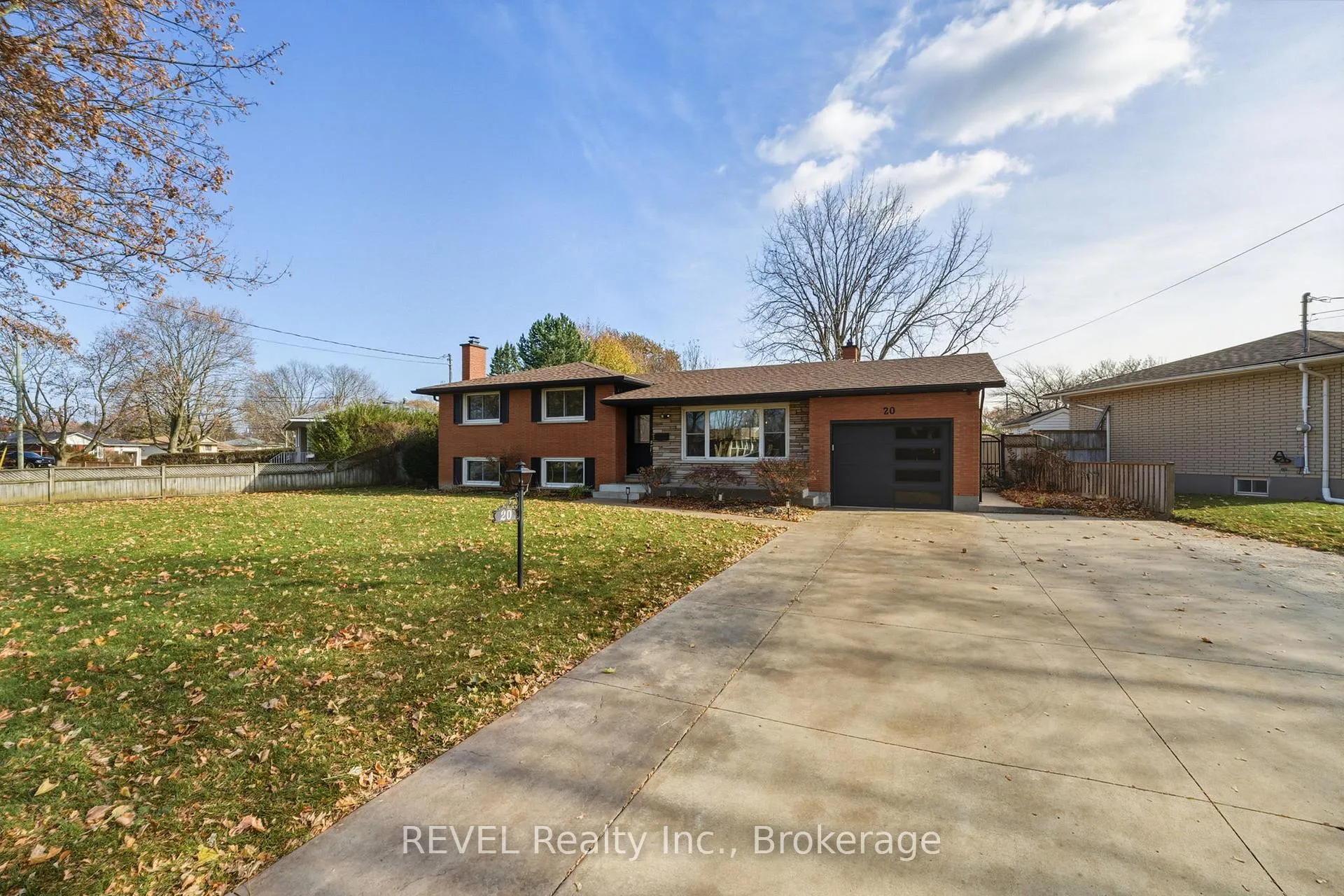 Photo 2 of 20 Bishops Road, St. Catharines, Vine/Linwell — HOMEH