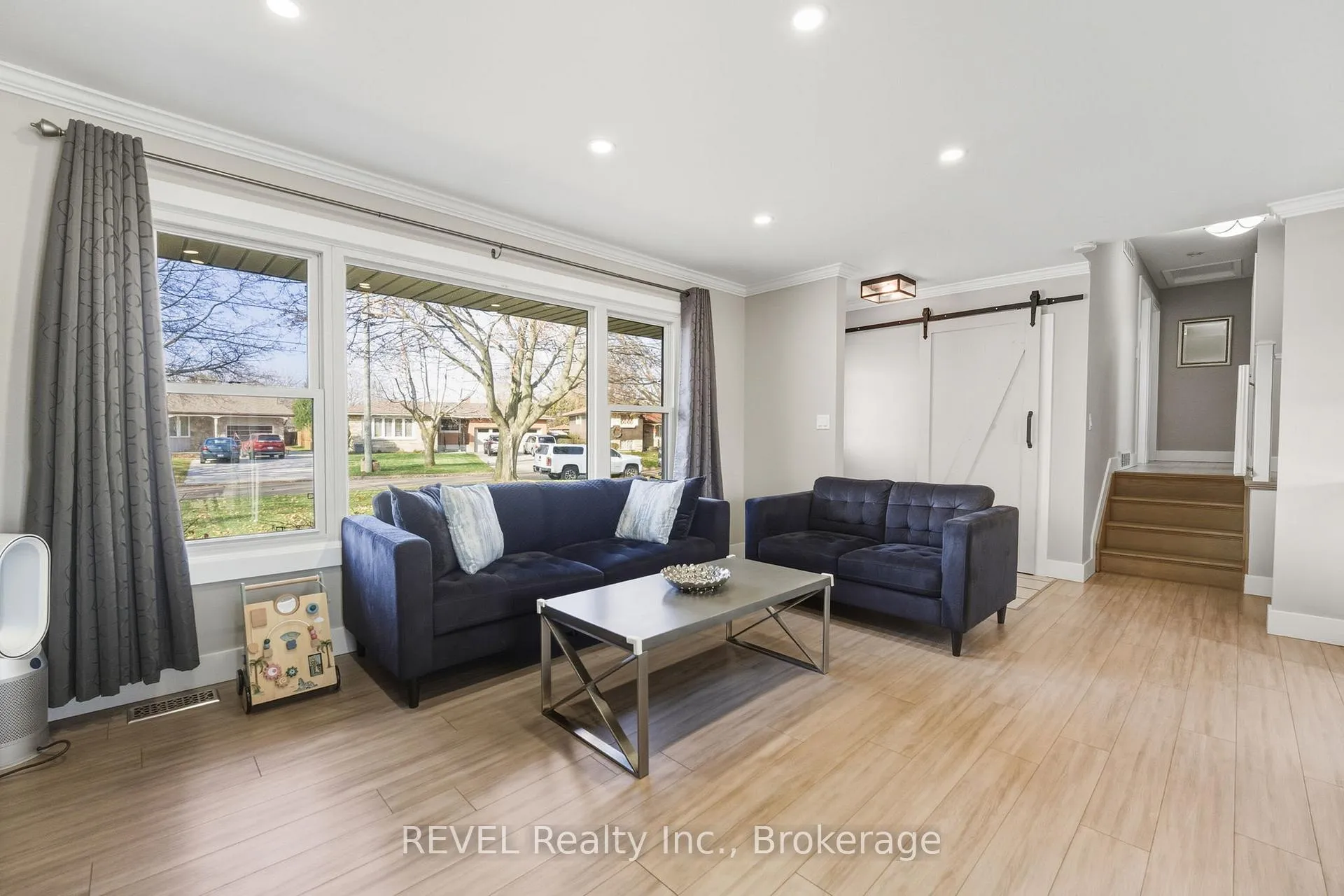 Photo 7 of 20 Bishops Road, St. Catharines, Vine/Linwell — HOMEH