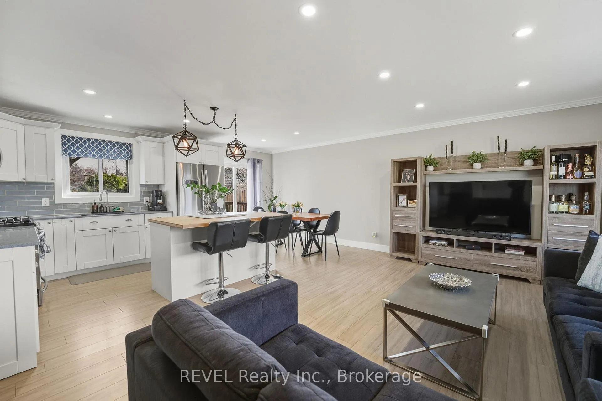 Photo 9 of 20 Bishops Road, St. Catharines, Vine/Linwell — HOMEH