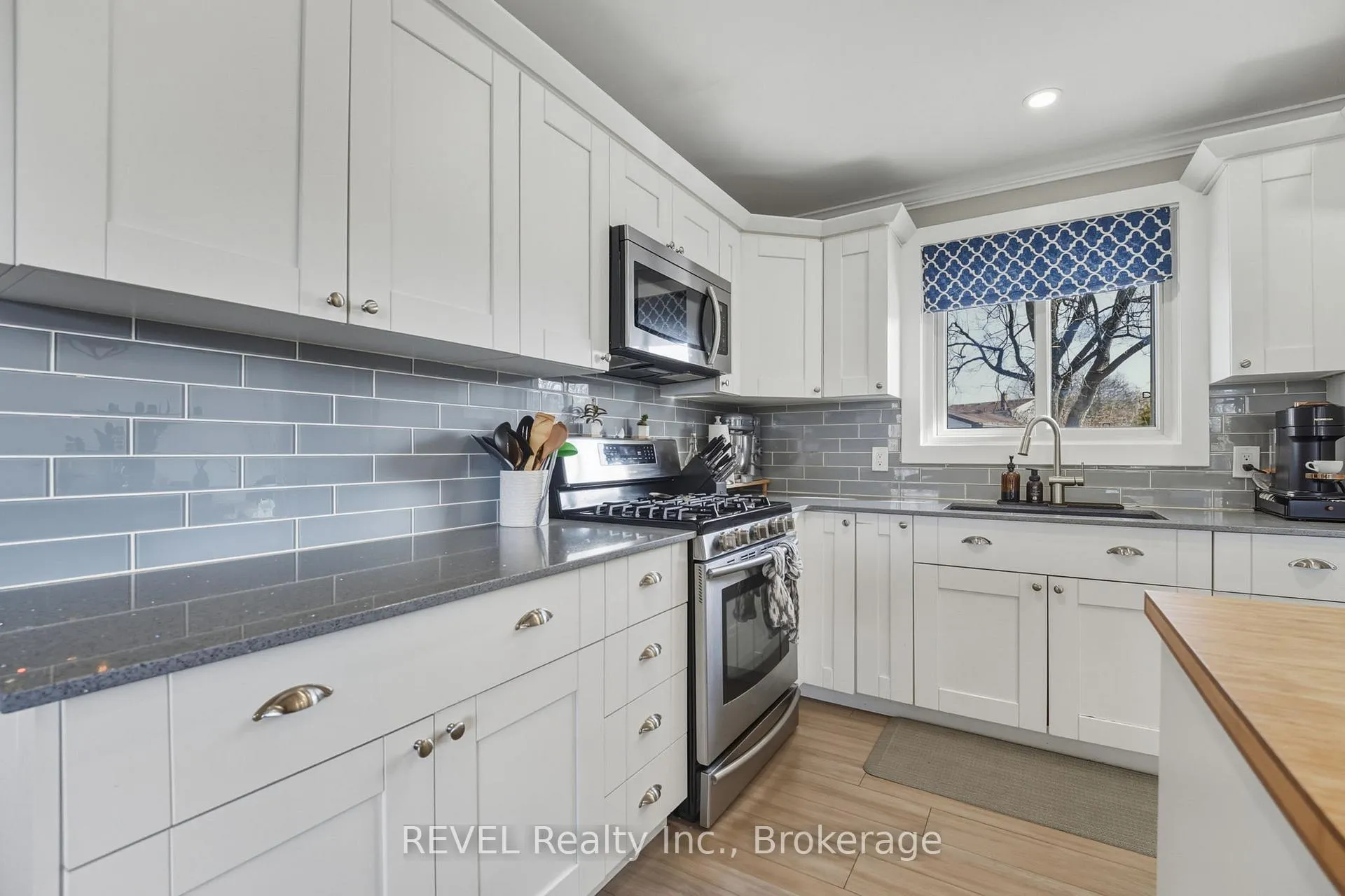 Photo 15 of 20 Bishops Road, St. Catharines, Vine/Linwell — HOMEH