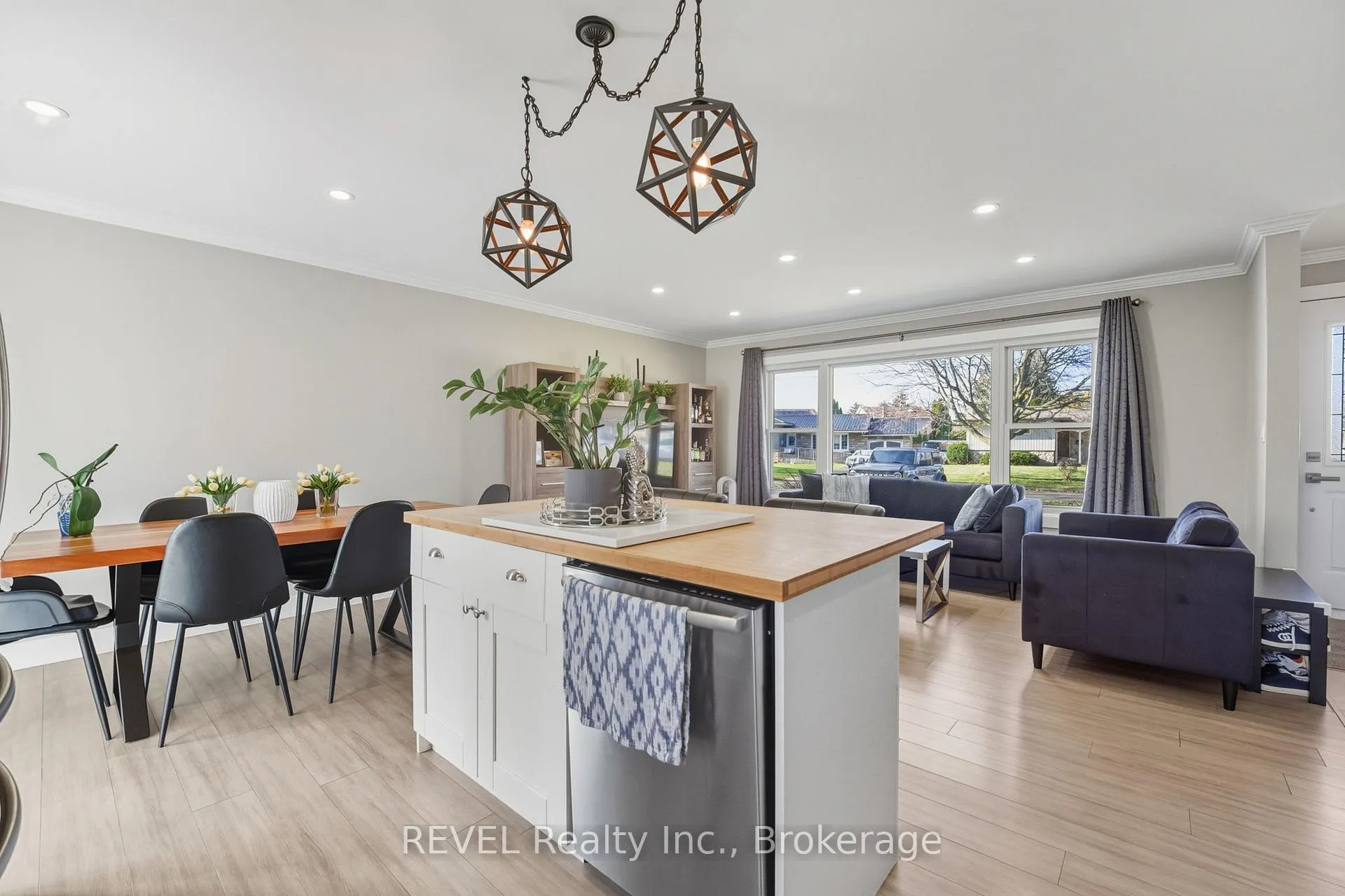 Photo 17 of 20 Bishops Road, St. Catharines, Vine/Linwell — HOMEH